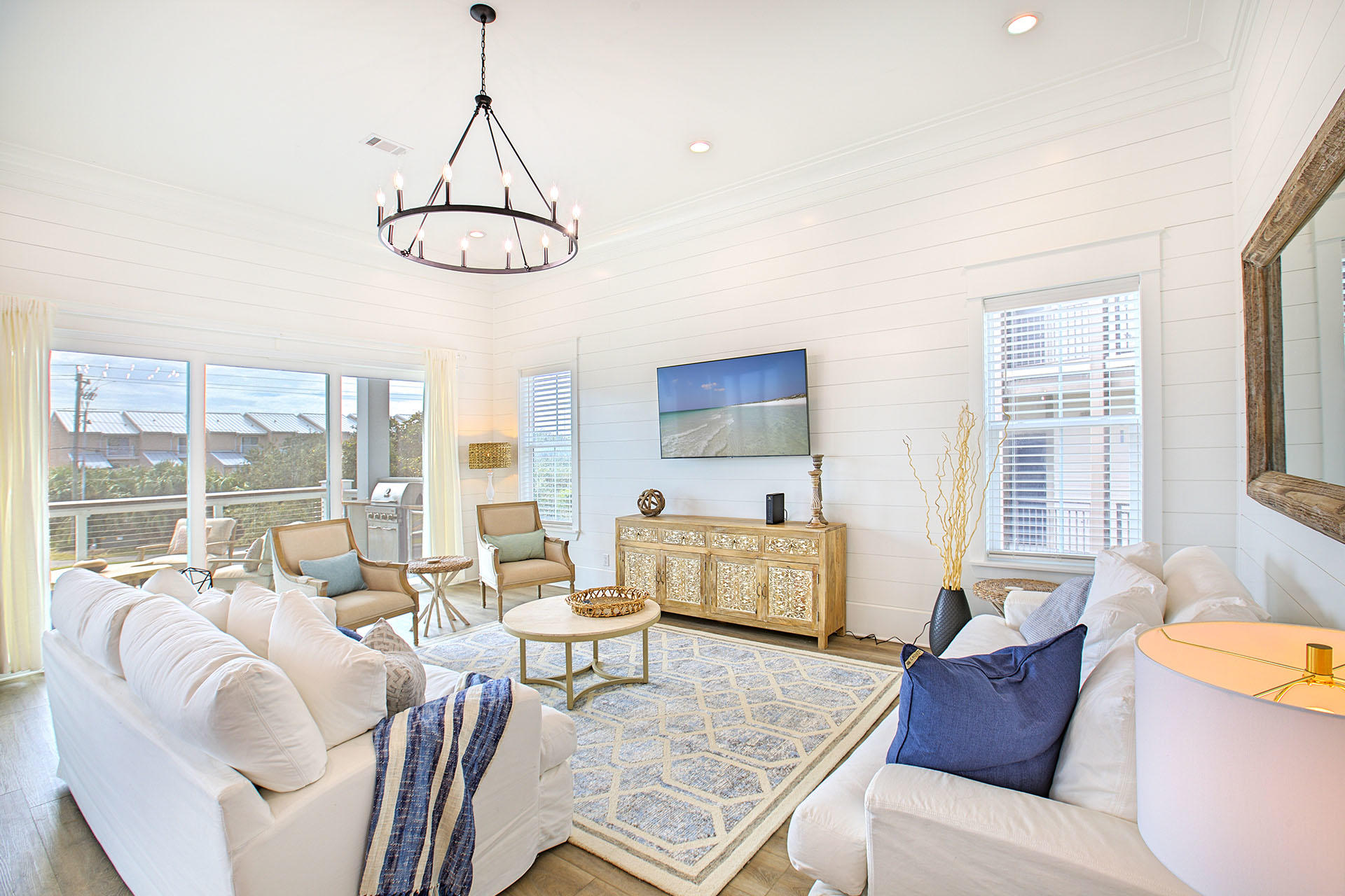 Woodward Dr - Residential