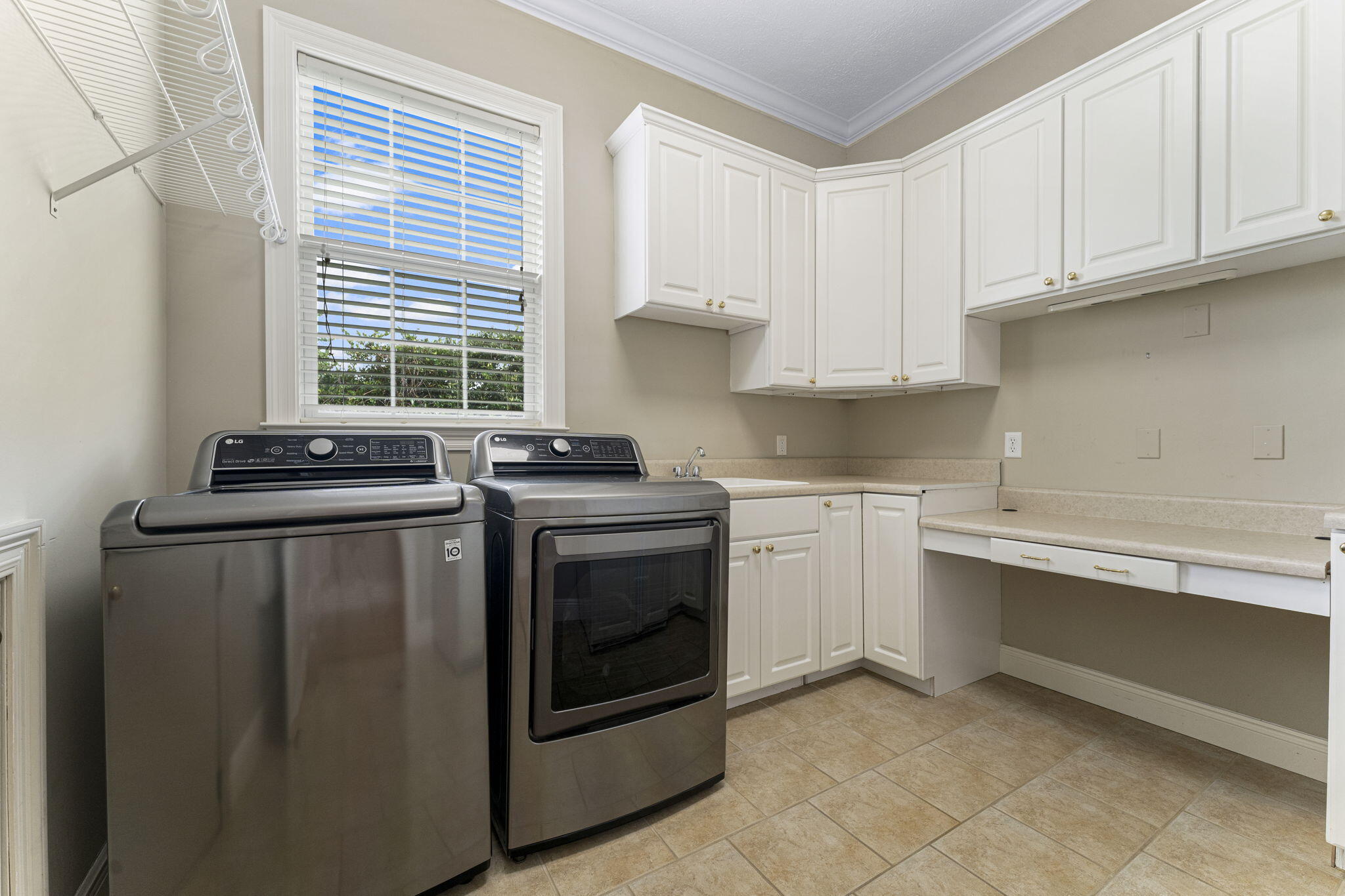 COLLEGE POINT 1ST ADDN - Residential