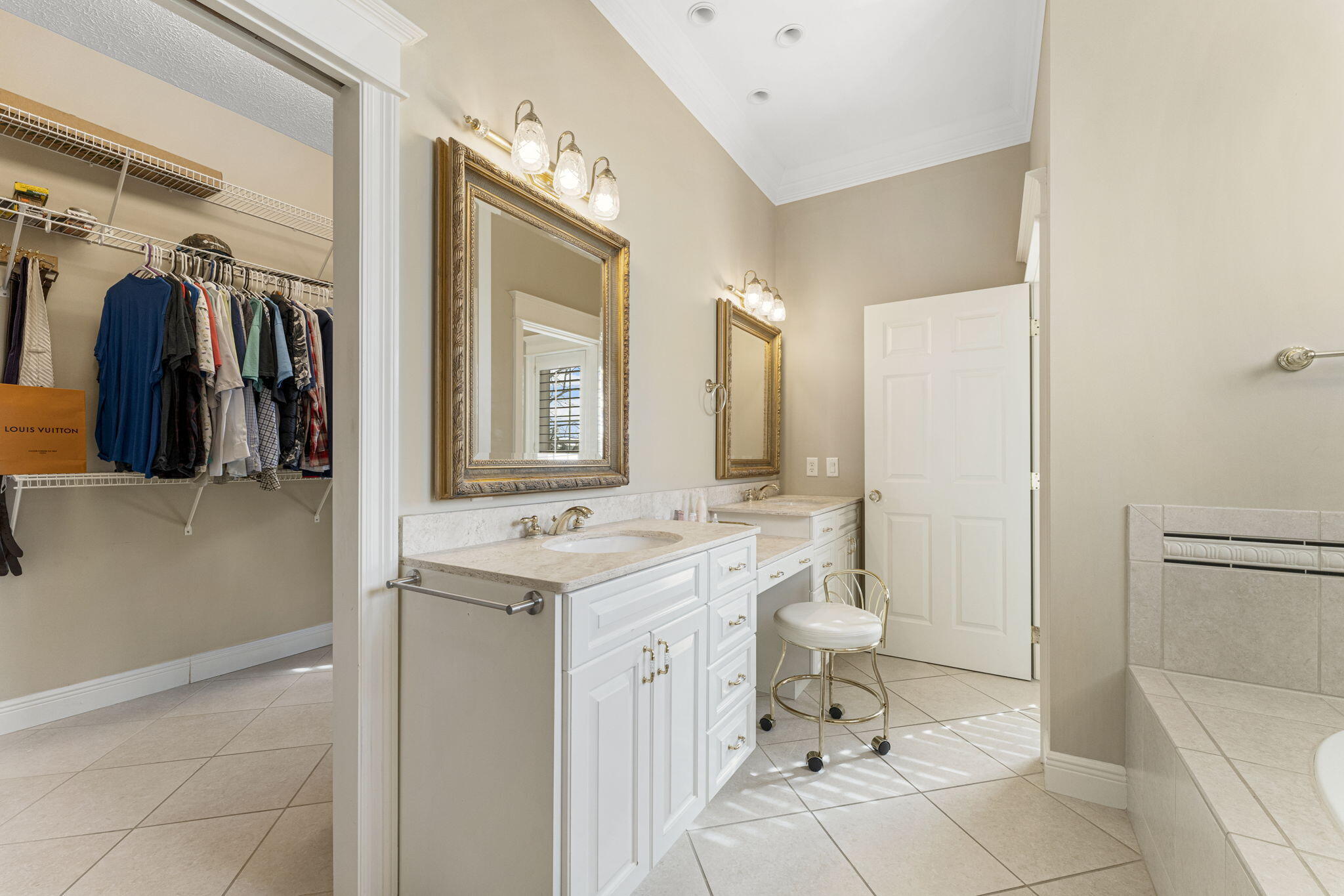 COLLEGE POINT 1ST ADDN - Residential