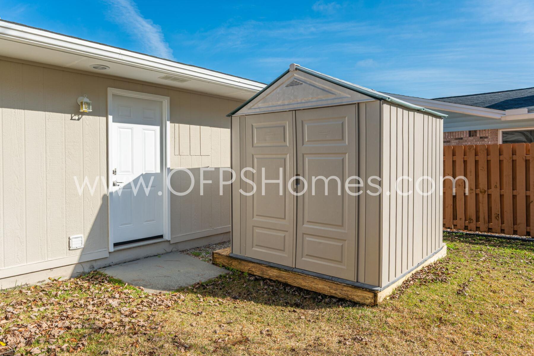 TANGLEWOOD S/D 1ST ADDN - Residential Lease