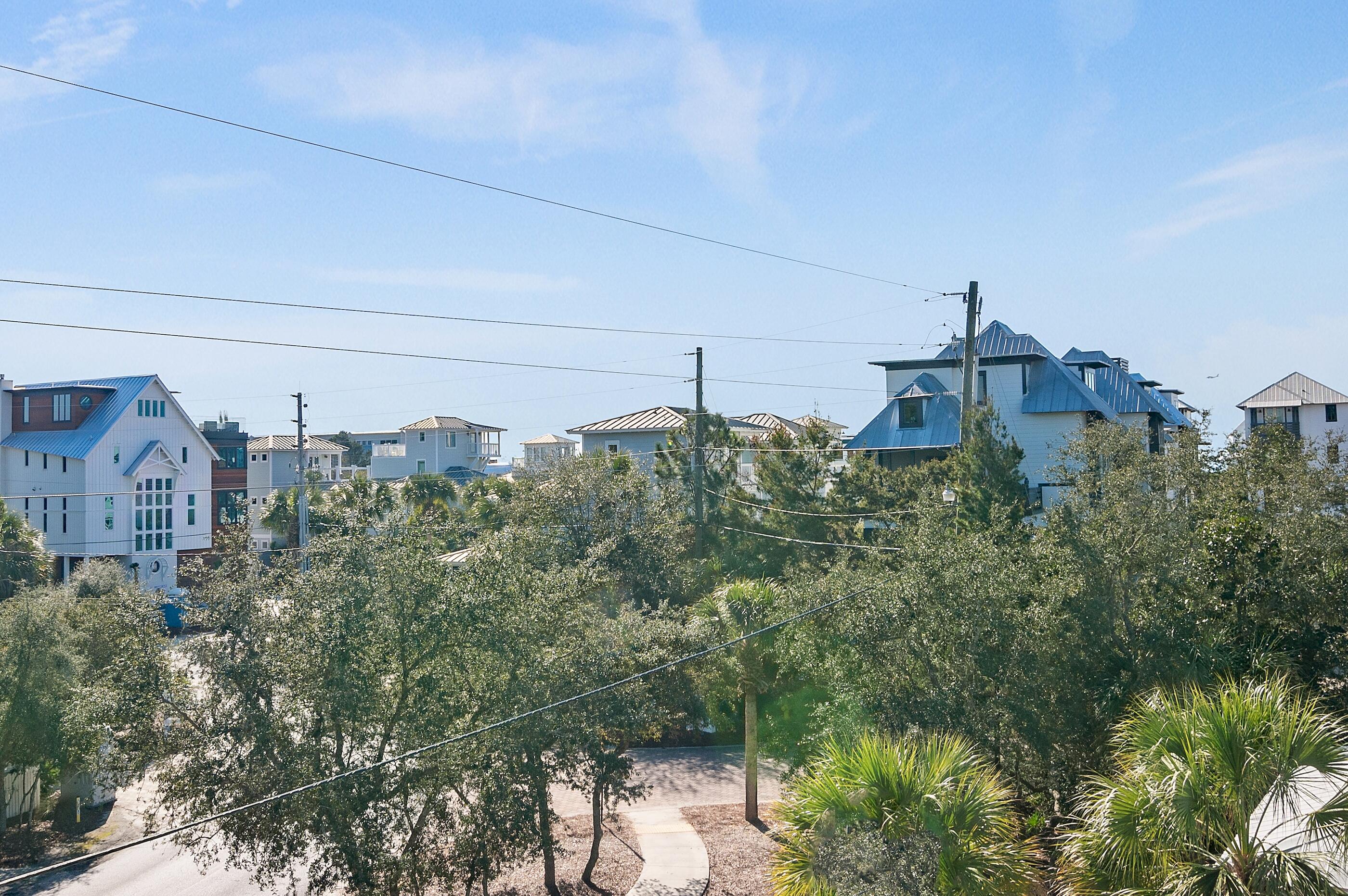 LAKEWOOD ESTATES - Residential