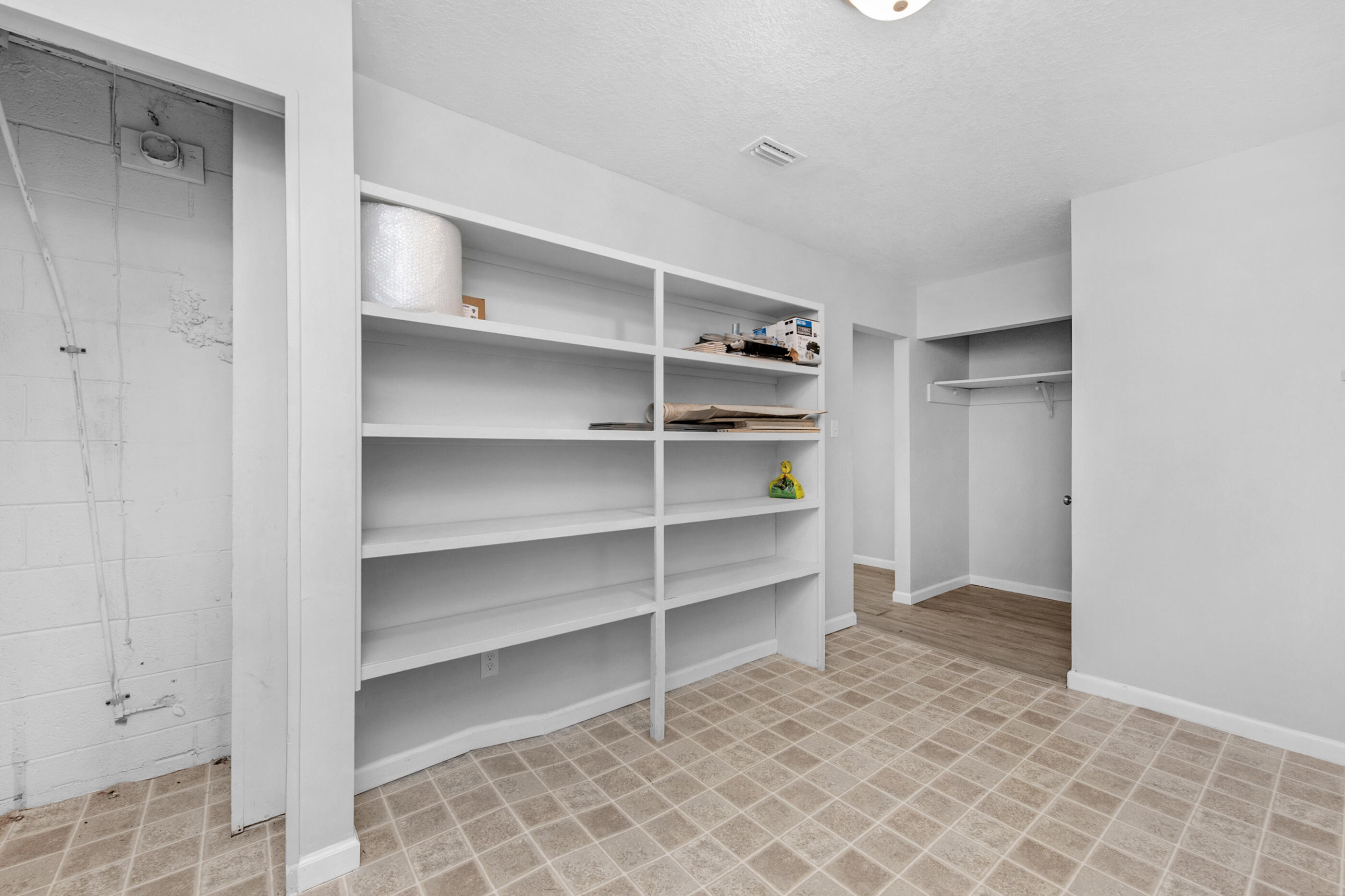 GARNIERS BEACH 2ND - Residential