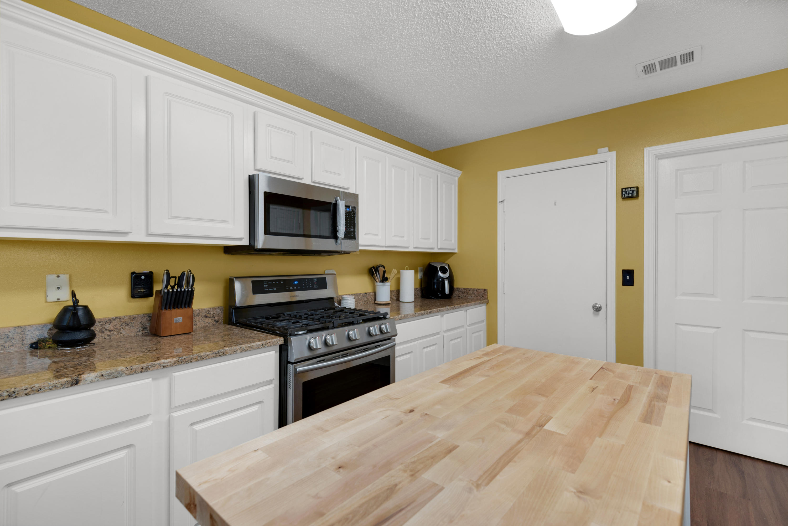 HUNTERS RUN S/D - Residential