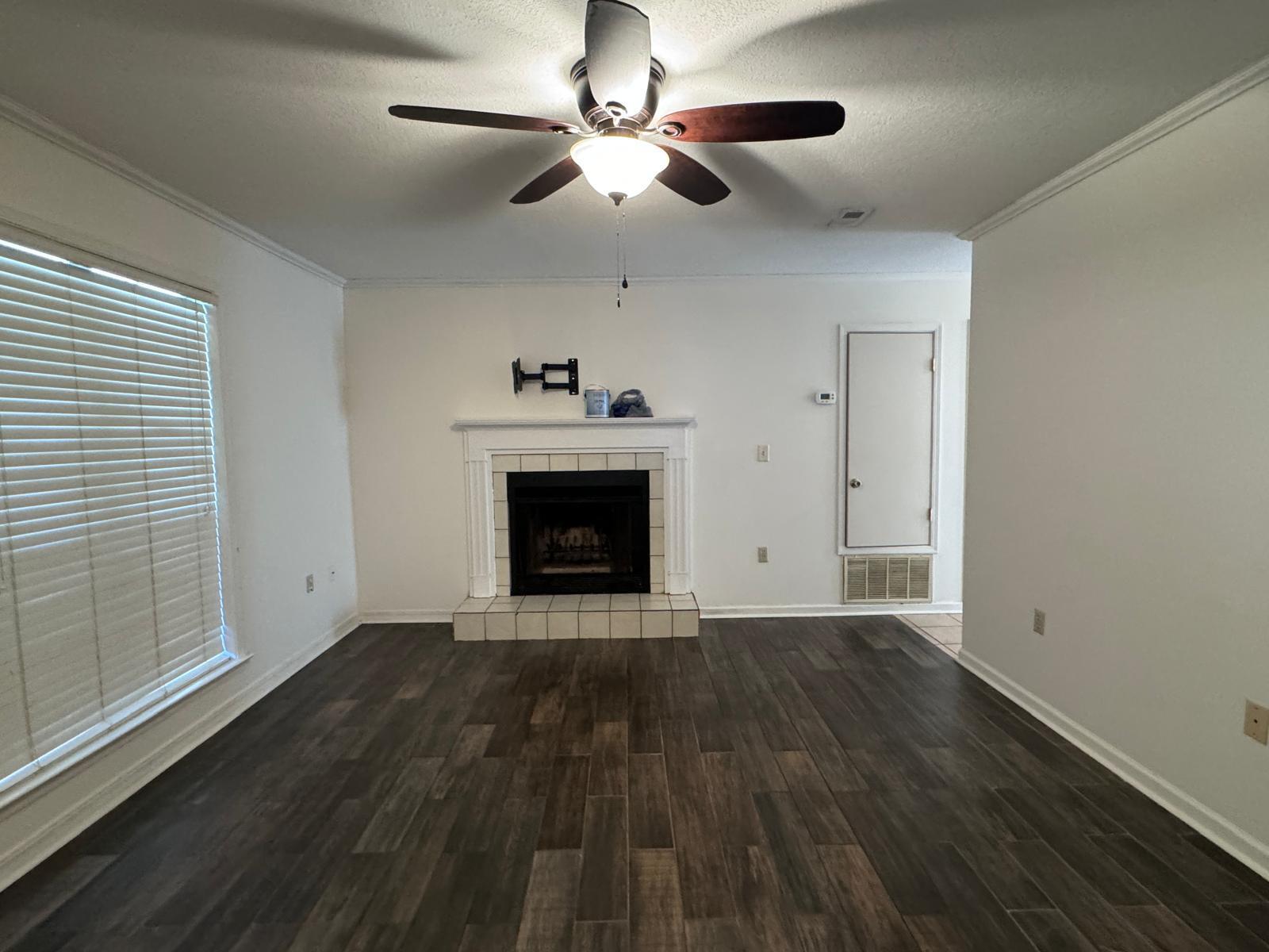 SHOAL CREEK MANOR WEST - Residential Lease