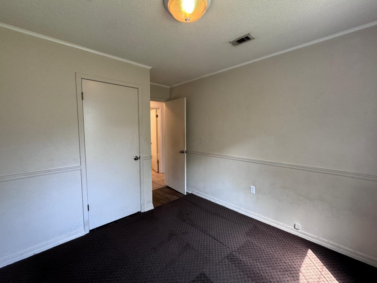 SHOAL CREEK MANOR WEST - Residential Lease