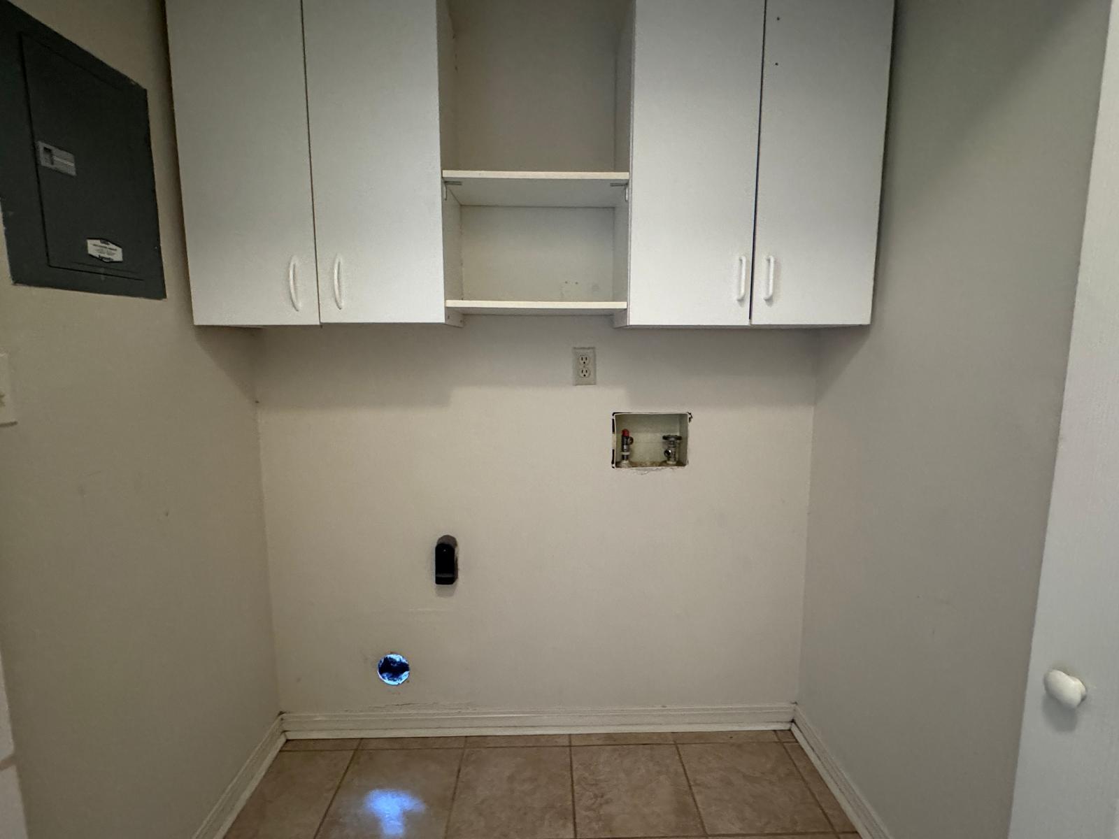 SHOAL CREEK MANOR WEST - Residential Lease