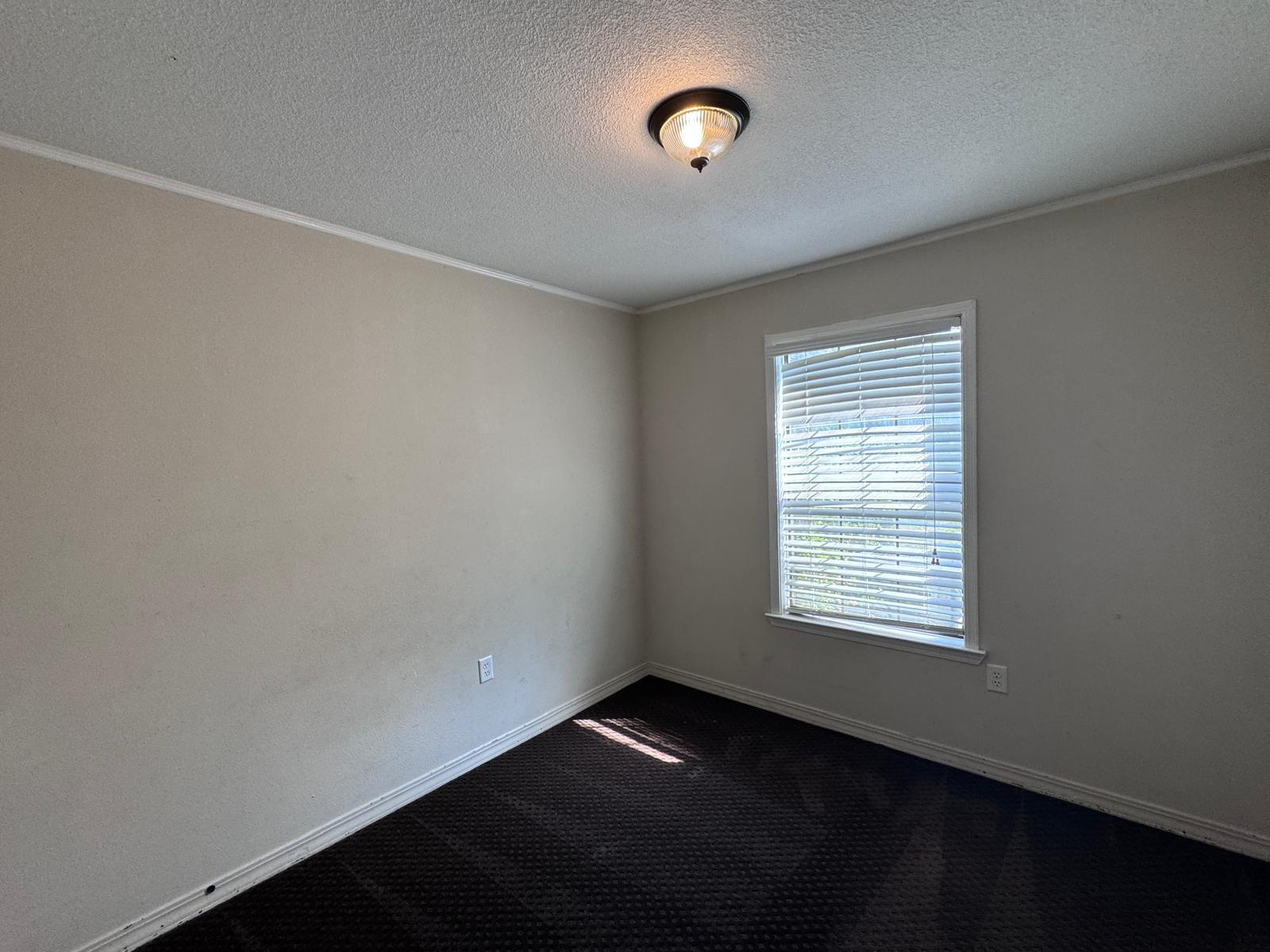 SHOAL CREEK MANOR WEST - Residential Lease