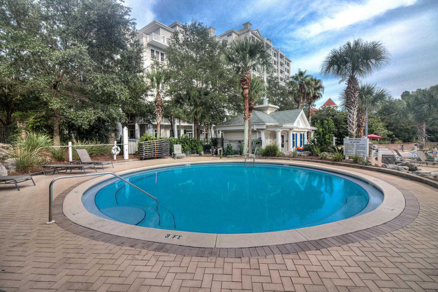 BAHIA CONDO - Residential