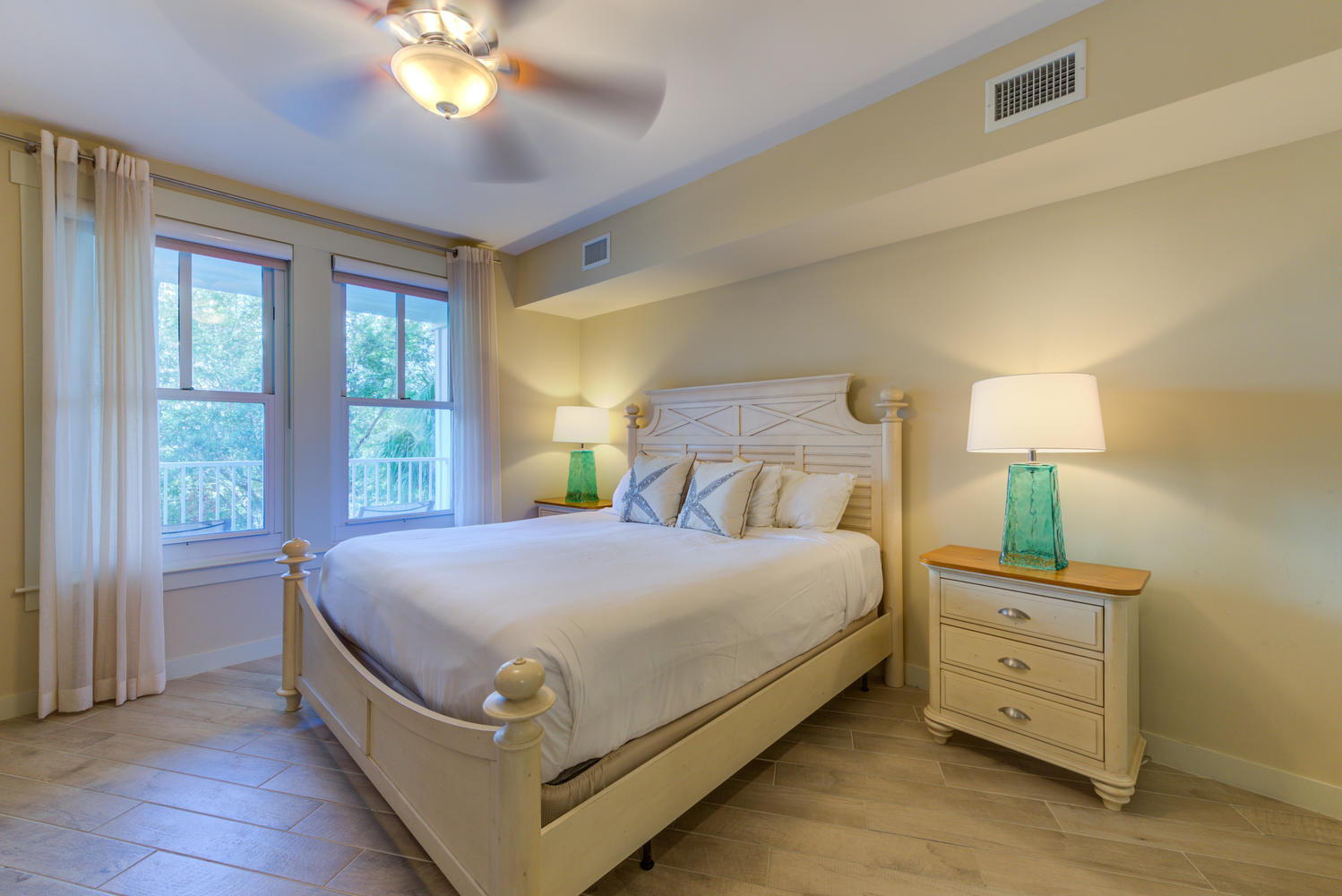 BAHIA CONDO - Residential