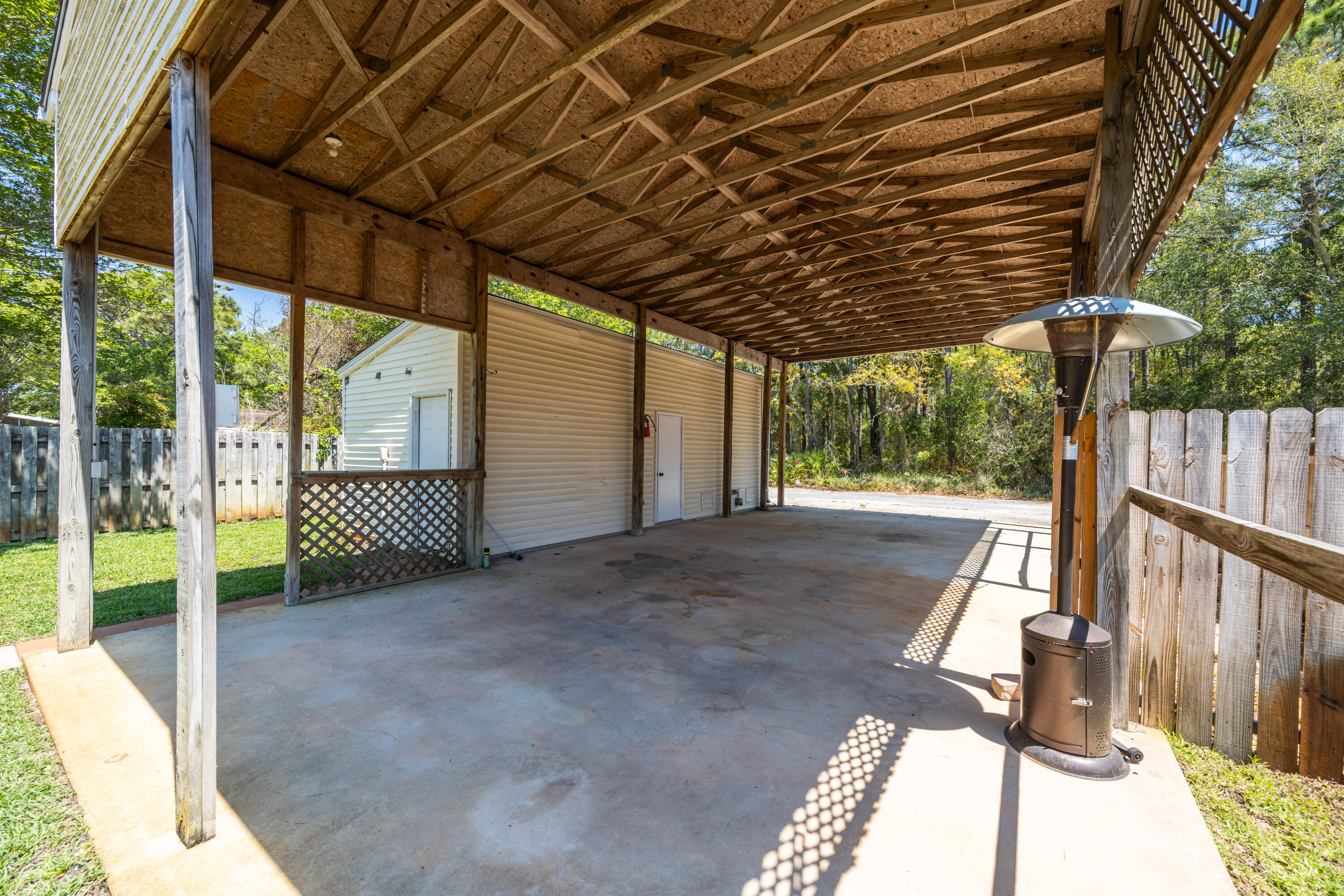 BAY COLONY - Residential