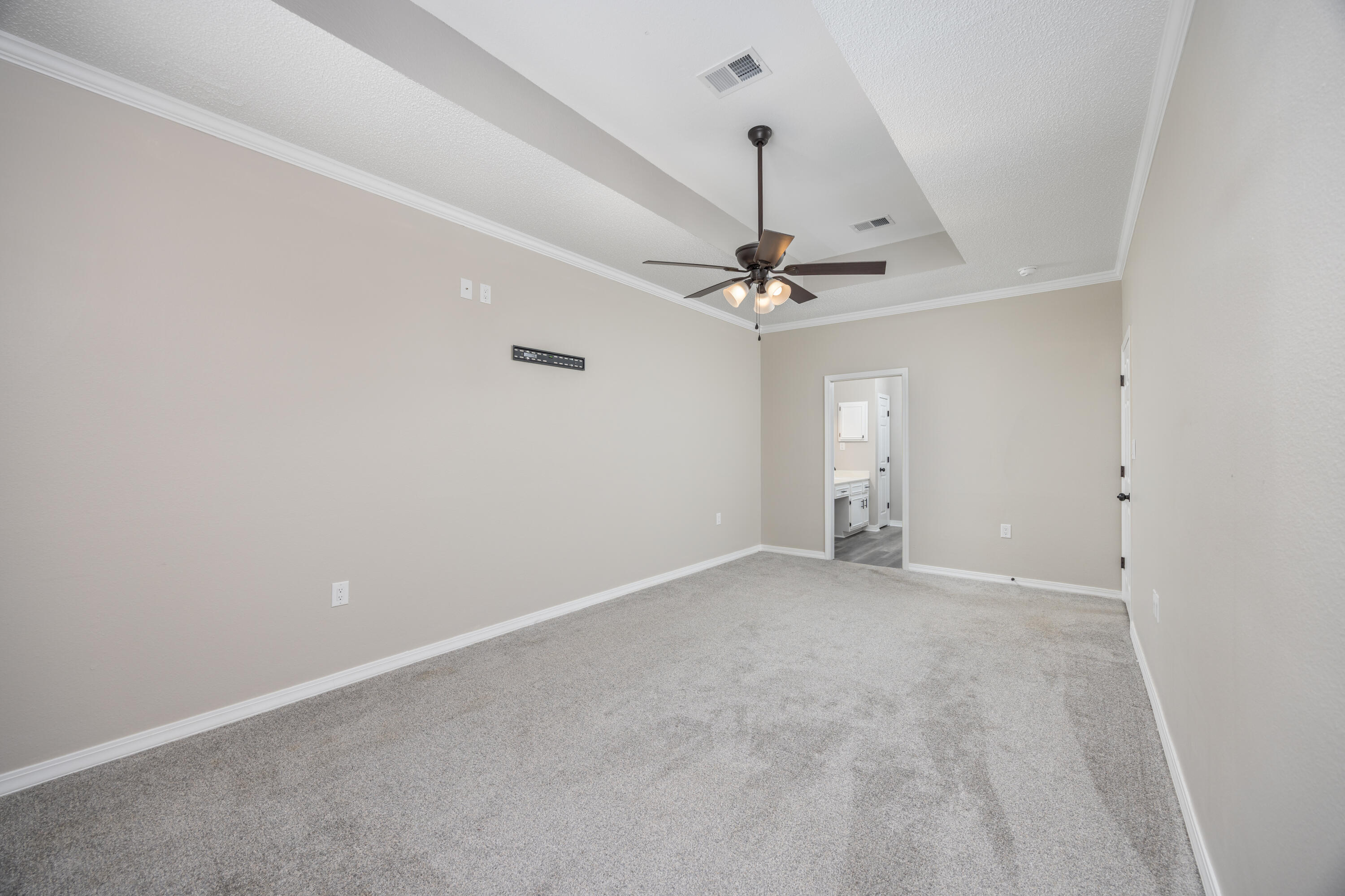 BAY COLONY - Residential