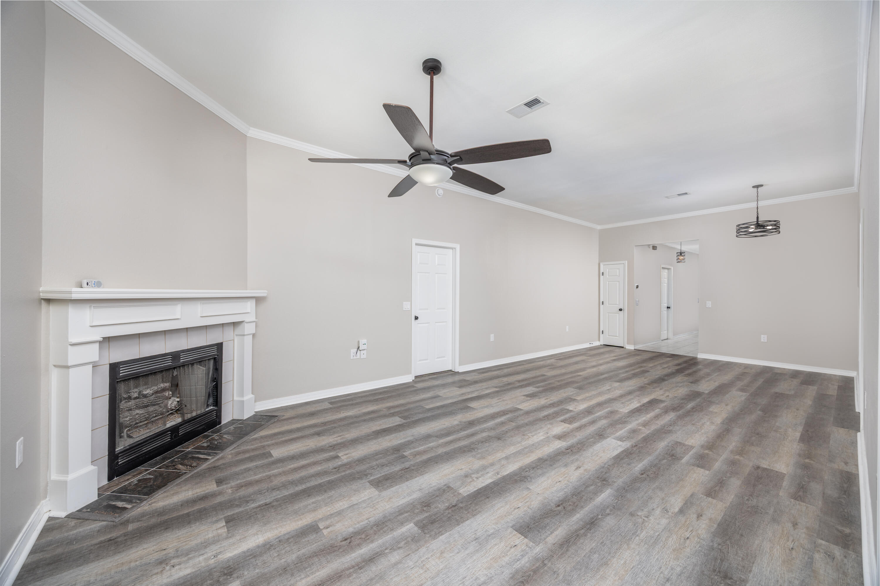 BAY COLONY - Residential