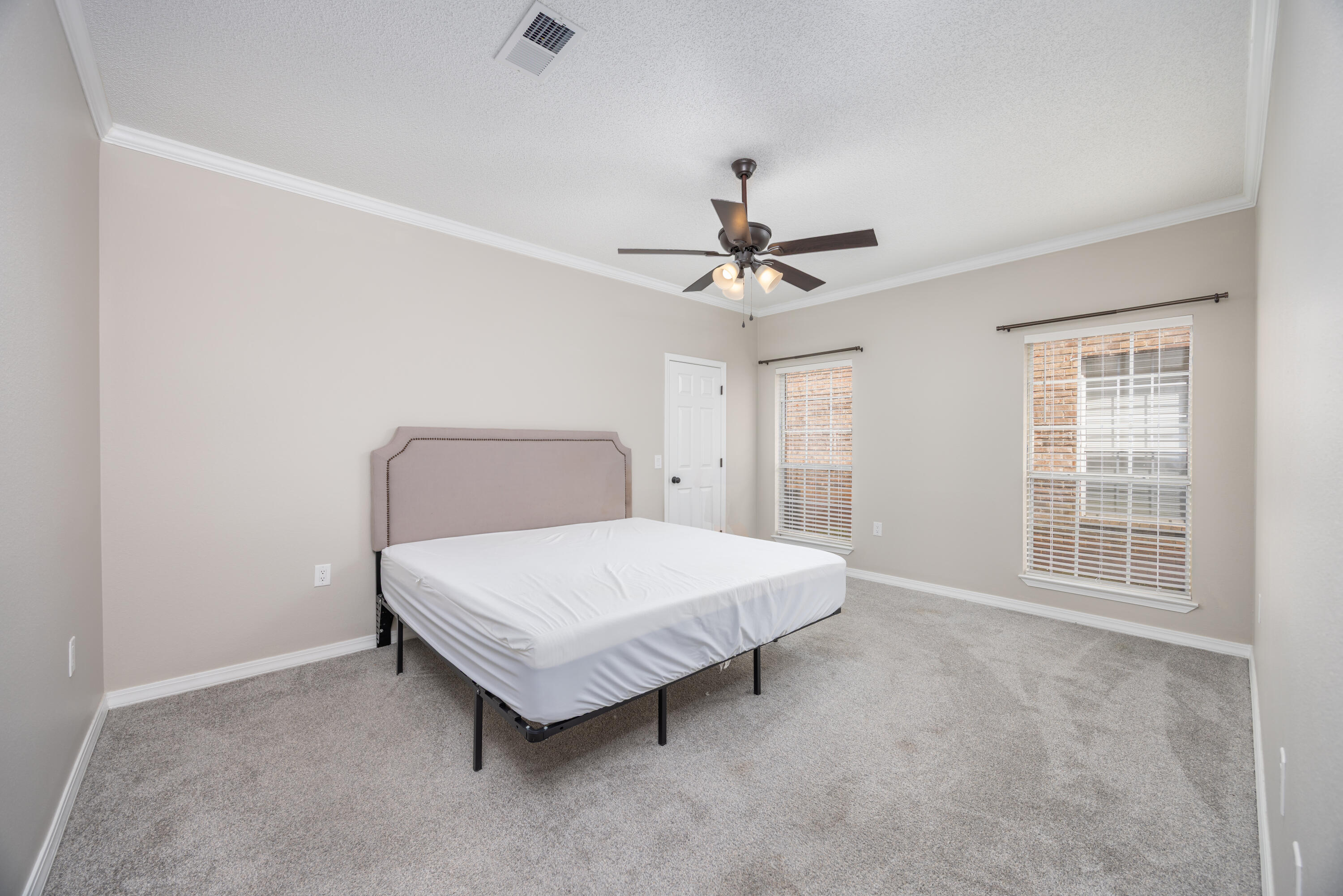 BAY COLONY - Residential