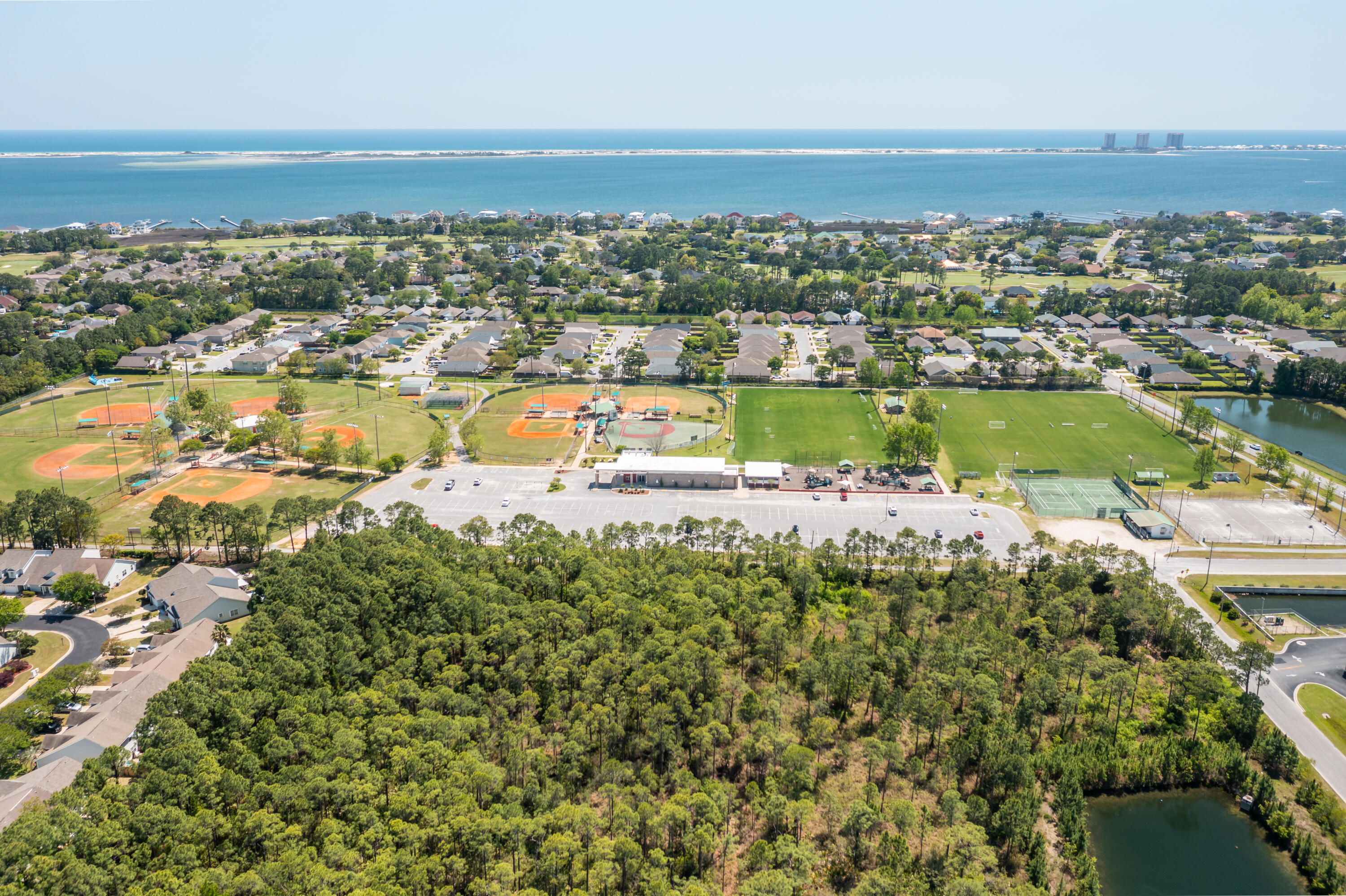 BAY COLONY - Residential