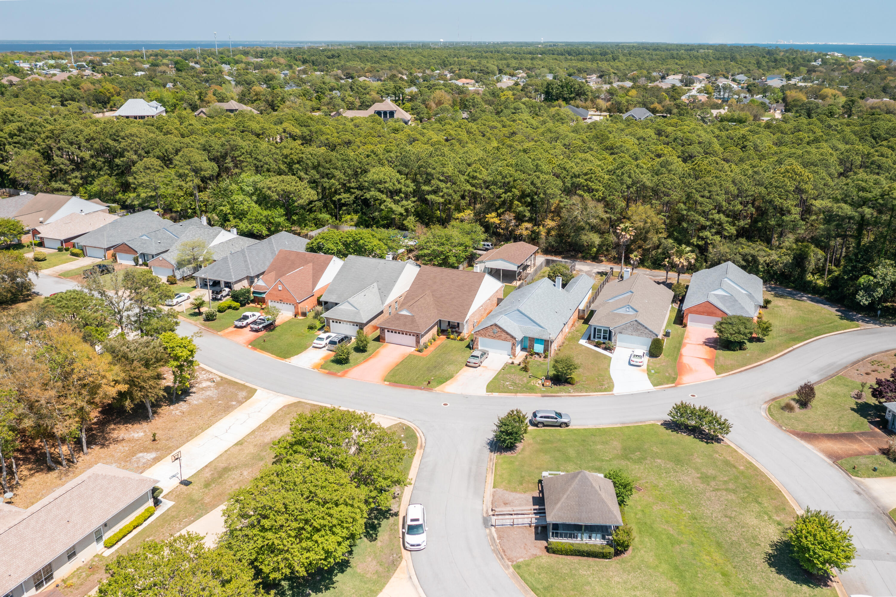 BAY COLONY - Residential