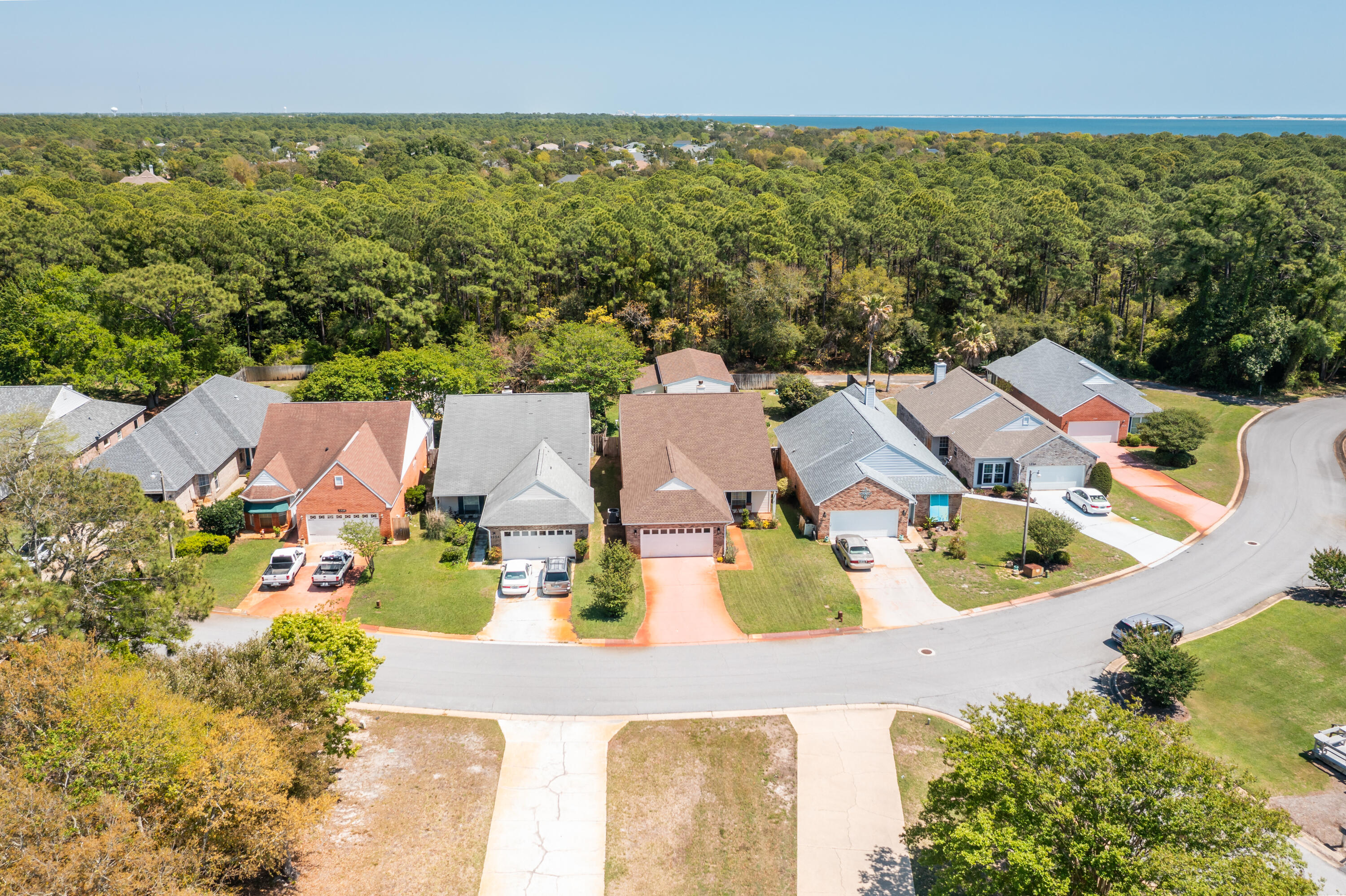 BAY COLONY - Residential