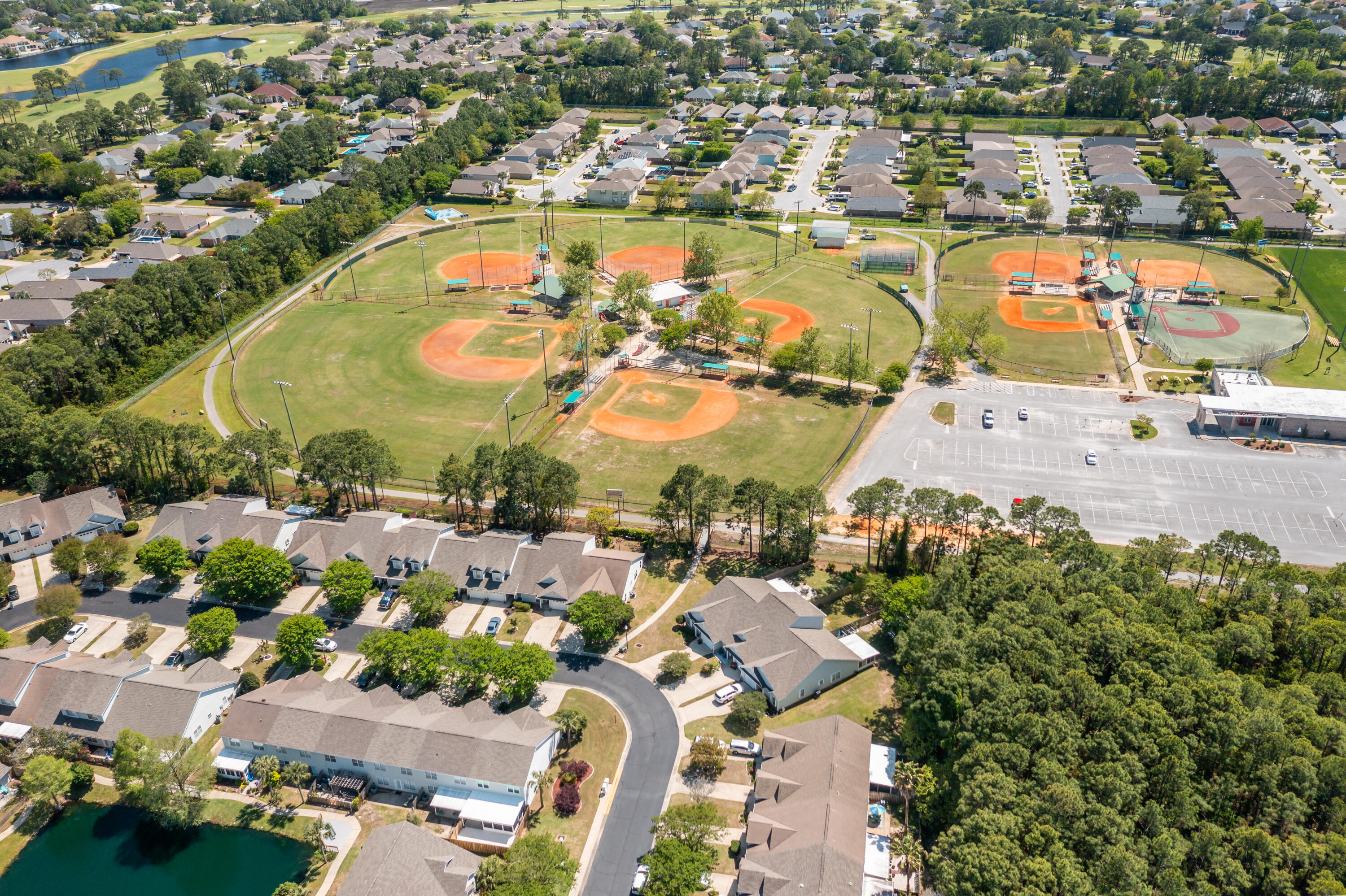 BAY COLONY - Residential