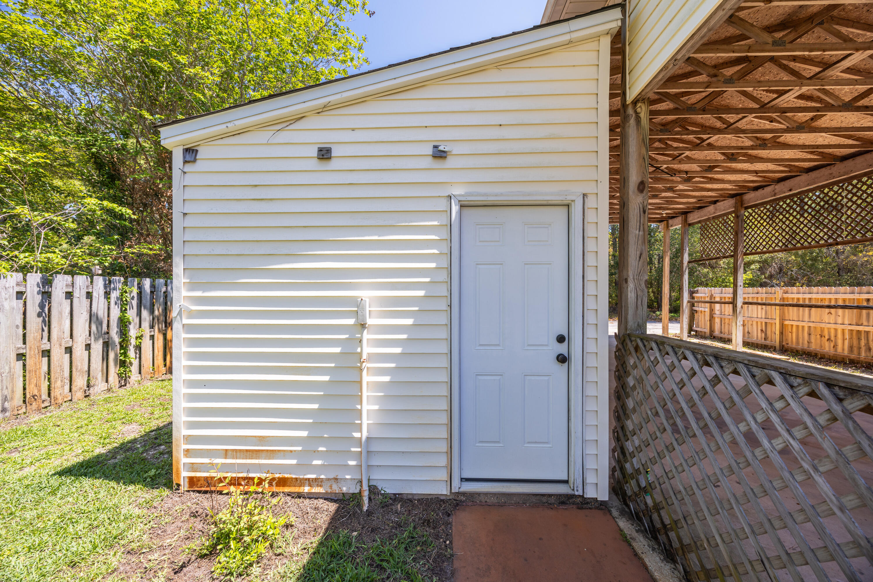 BAY COLONY - Residential