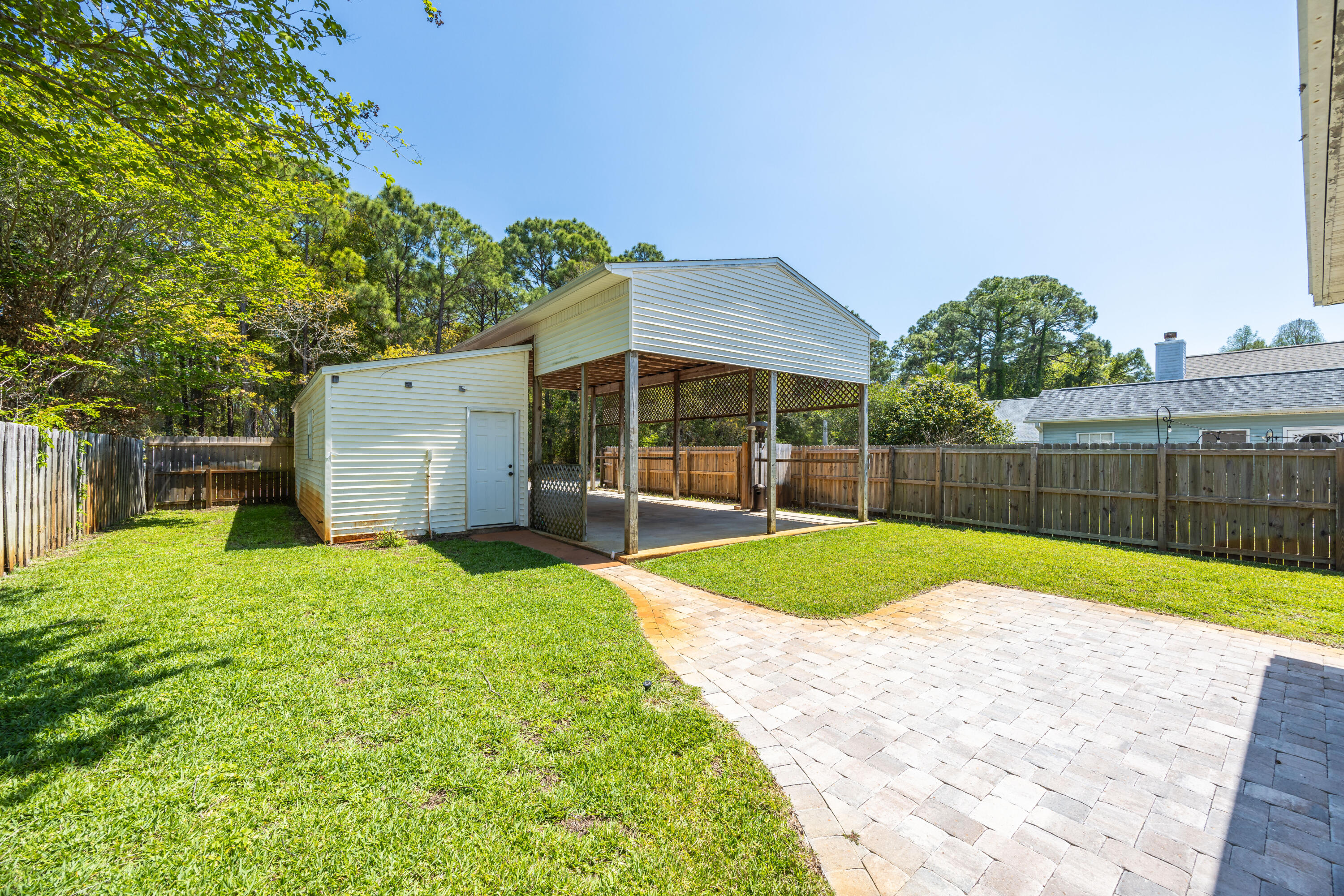 BAY COLONY - Residential
