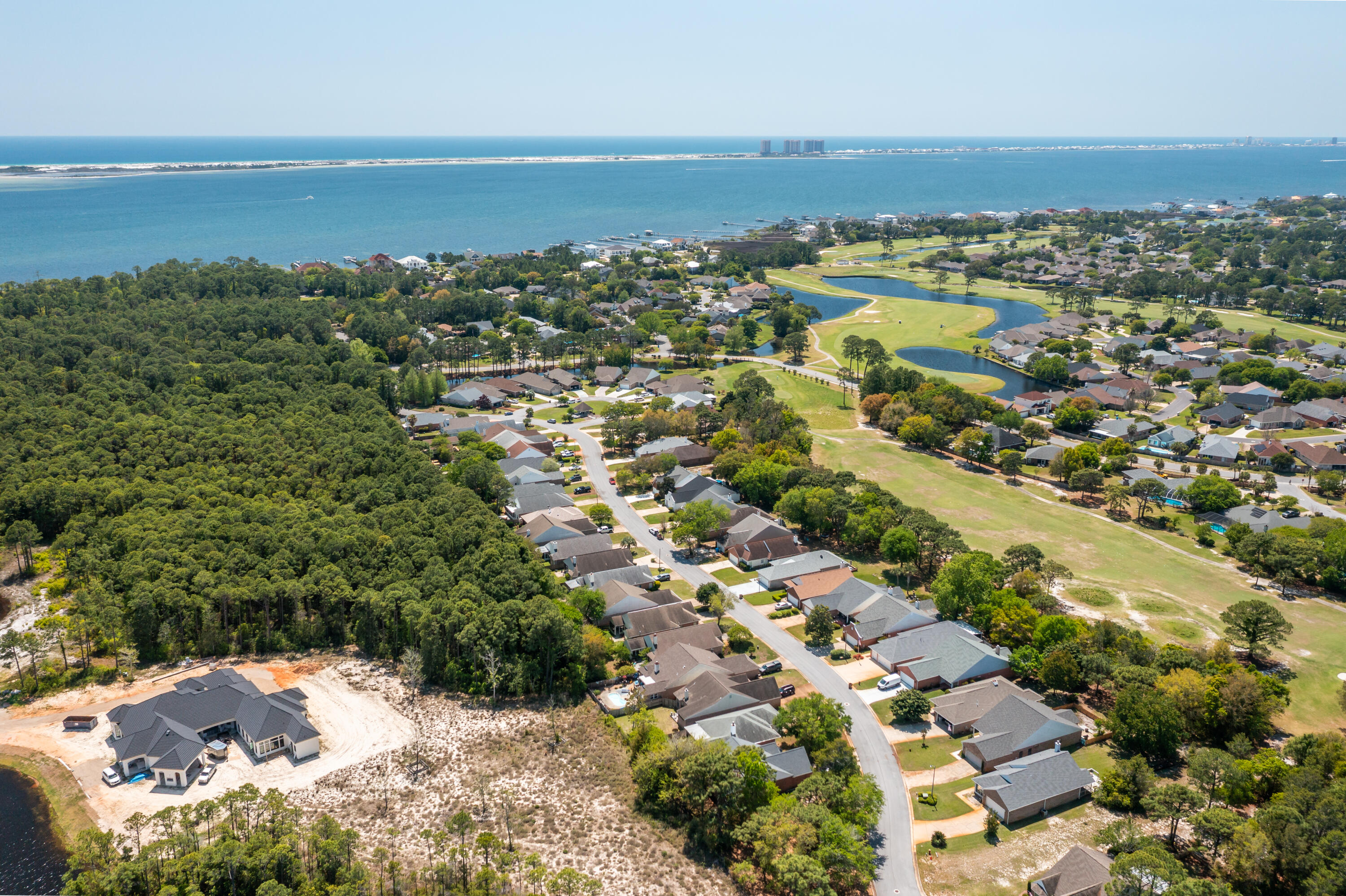 BAY COLONY - Residential