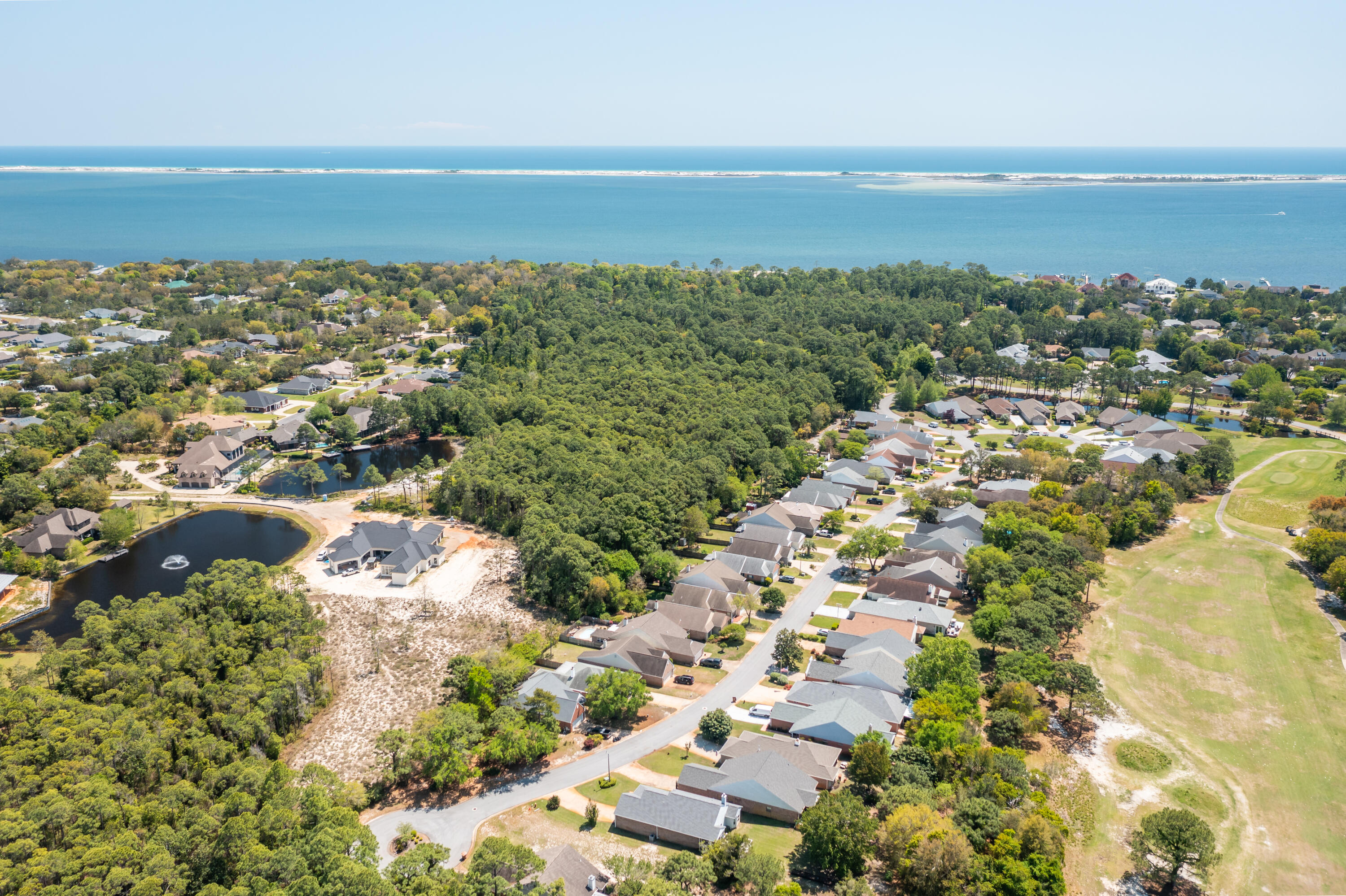 BAY COLONY - Residential