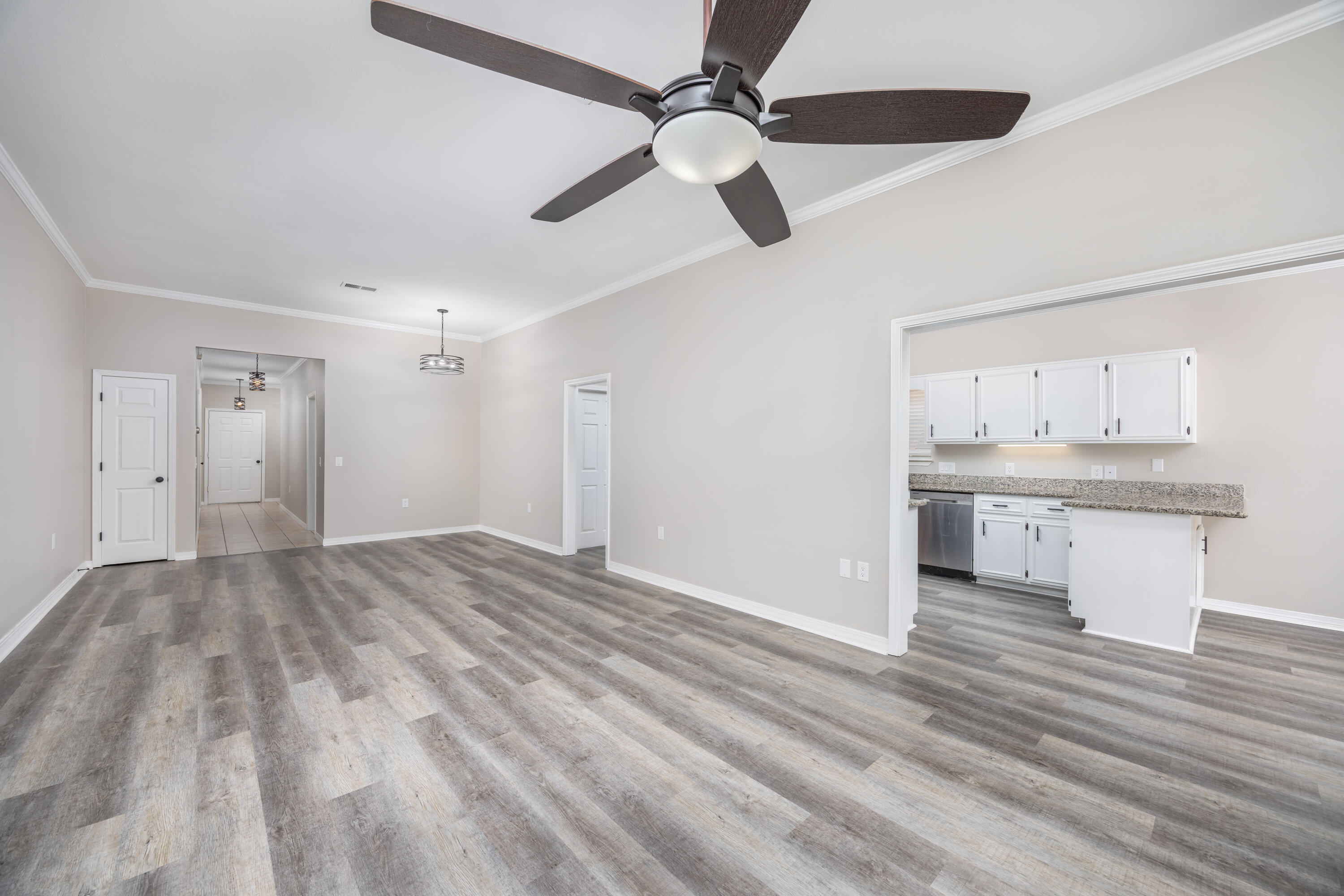 BAY COLONY - Residential