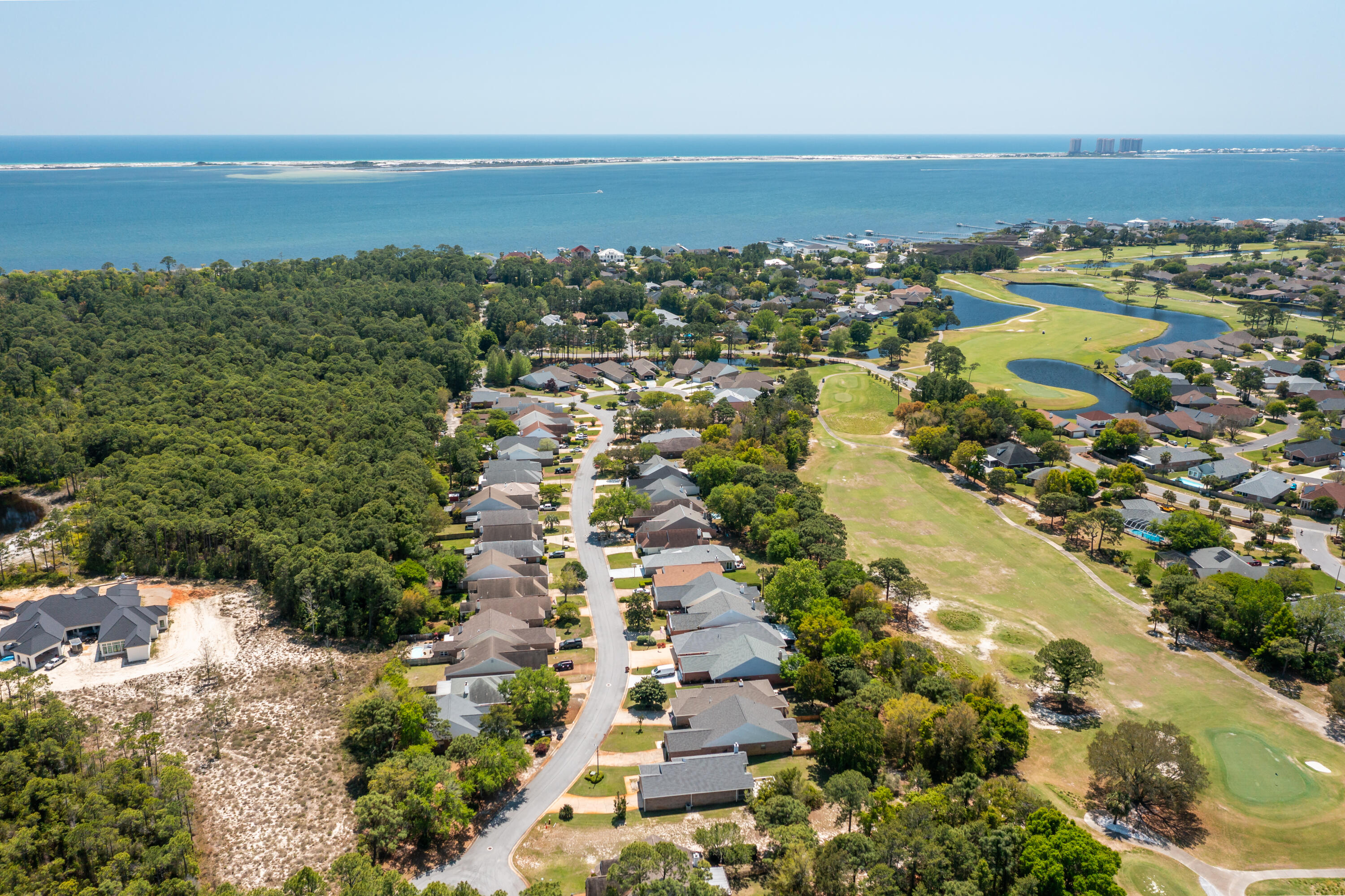 BAY COLONY - Residential