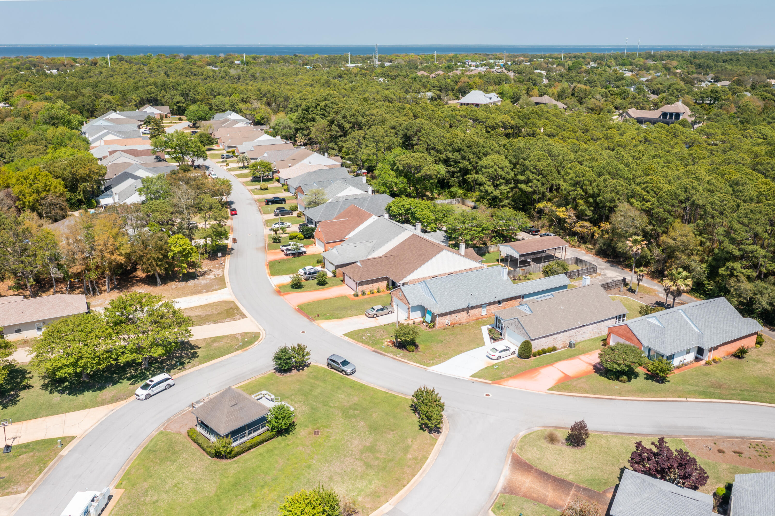 BAY COLONY - Residential