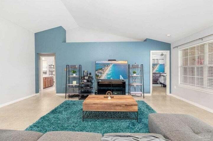 CREETWOOD VILLAGE - Residential