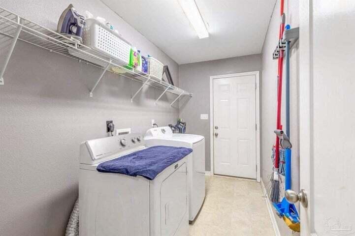 CREETWOOD VILLAGE - Residential