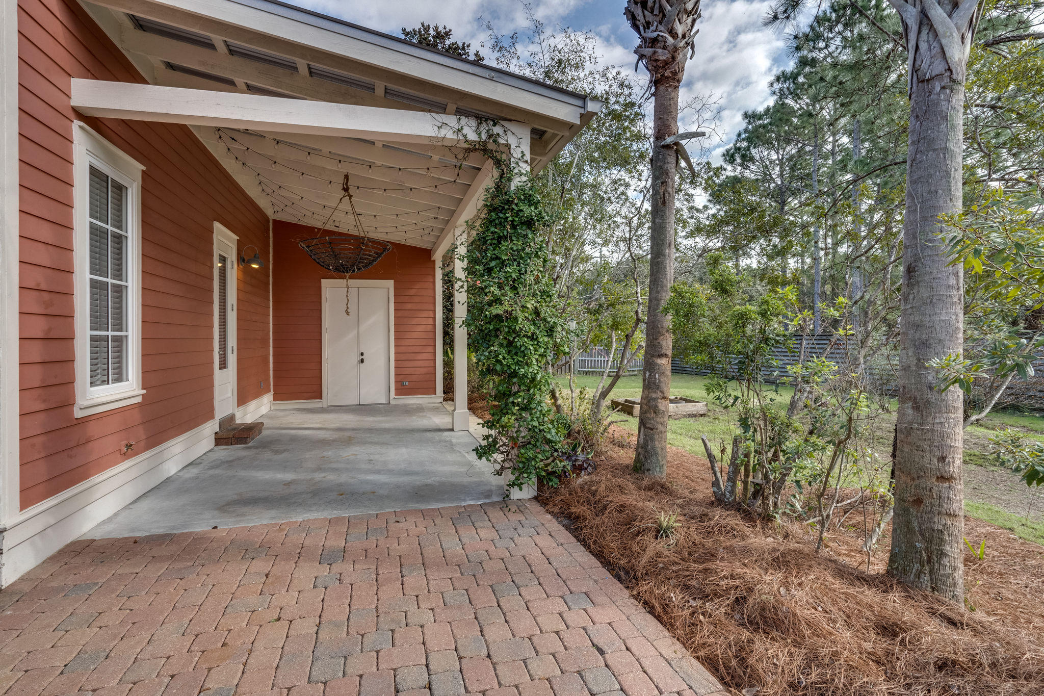 BUNGALOS AT SANDESTIN - Residential