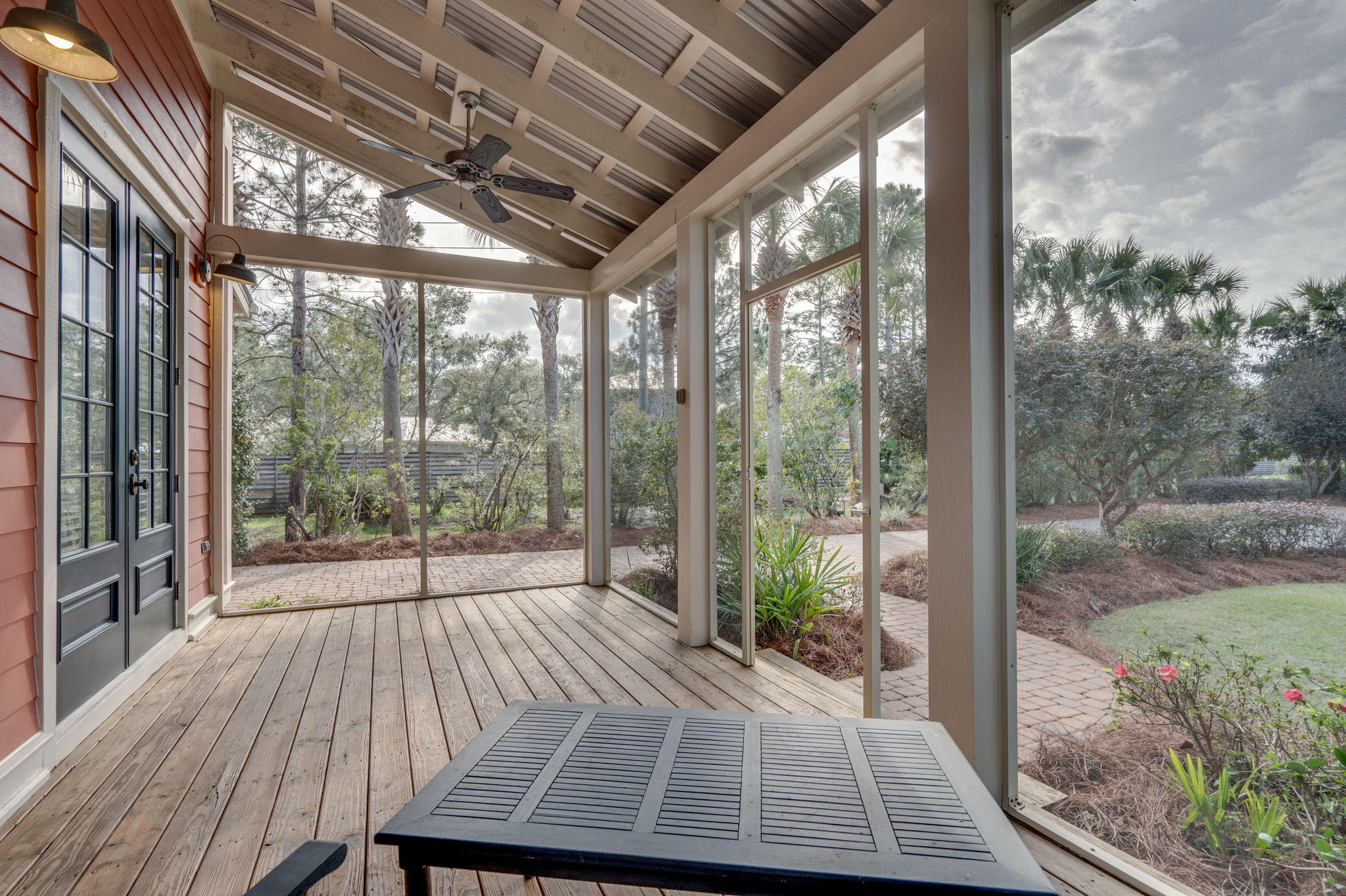 BUNGALOS AT SANDESTIN - Residential