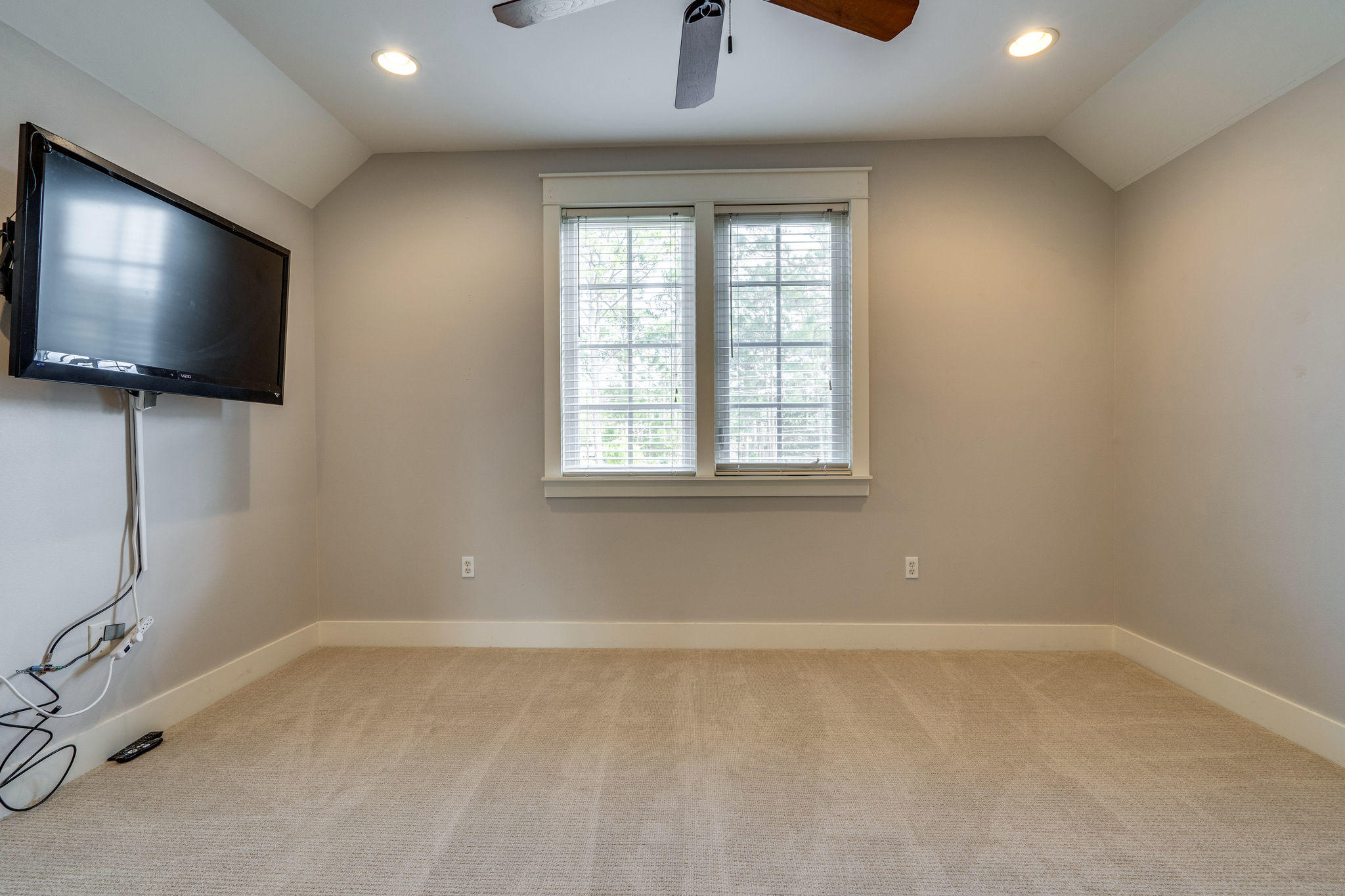 BUNGALOS AT SANDESTIN - Residential