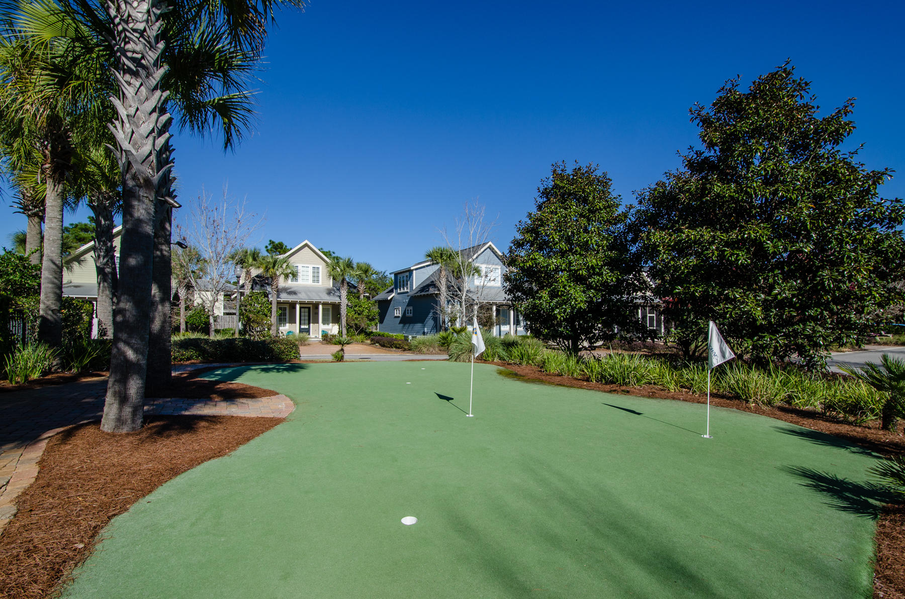 BUNGALOS AT SANDESTIN - Residential