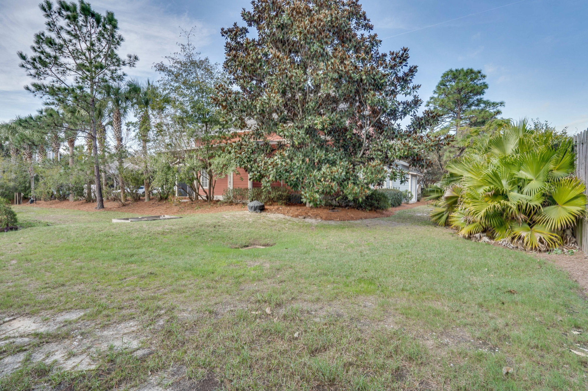 BUNGALOS AT SANDESTIN - Residential