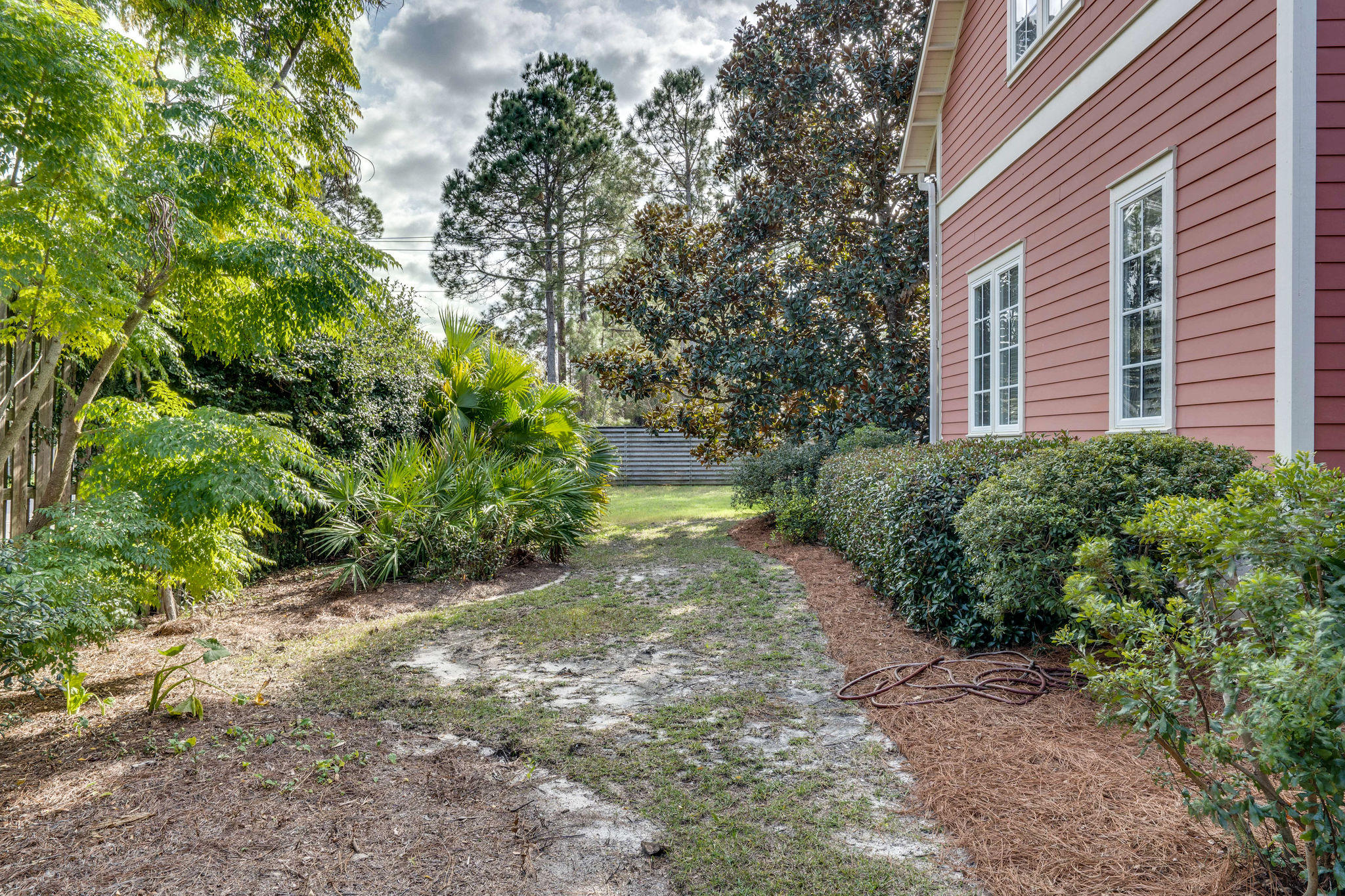 BUNGALOS AT SANDESTIN - Residential