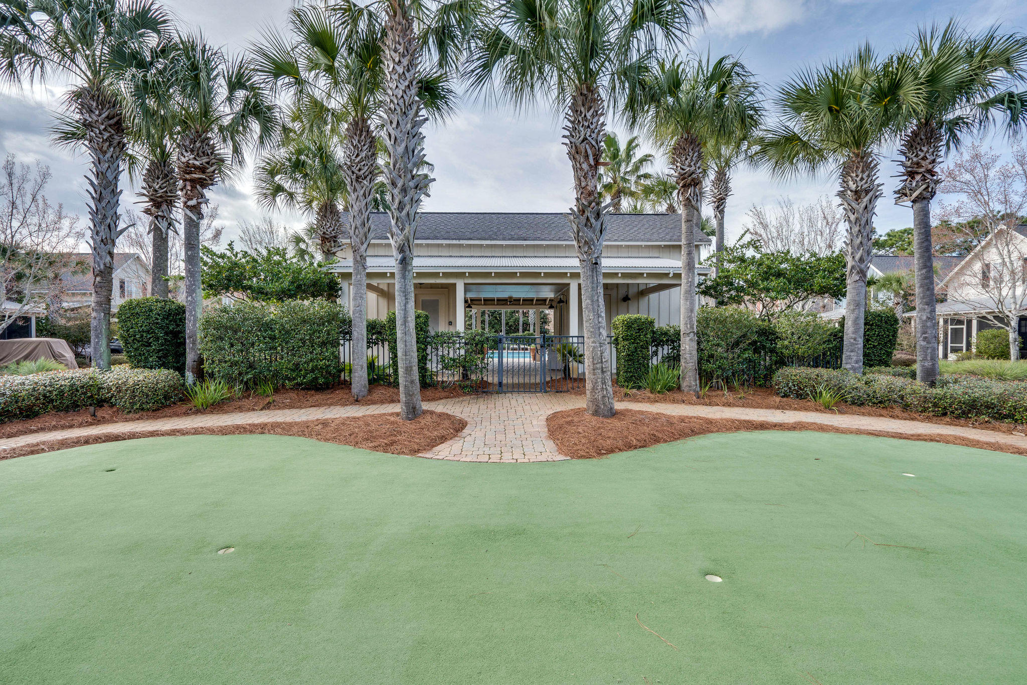 BUNGALOS AT SANDESTIN - Residential