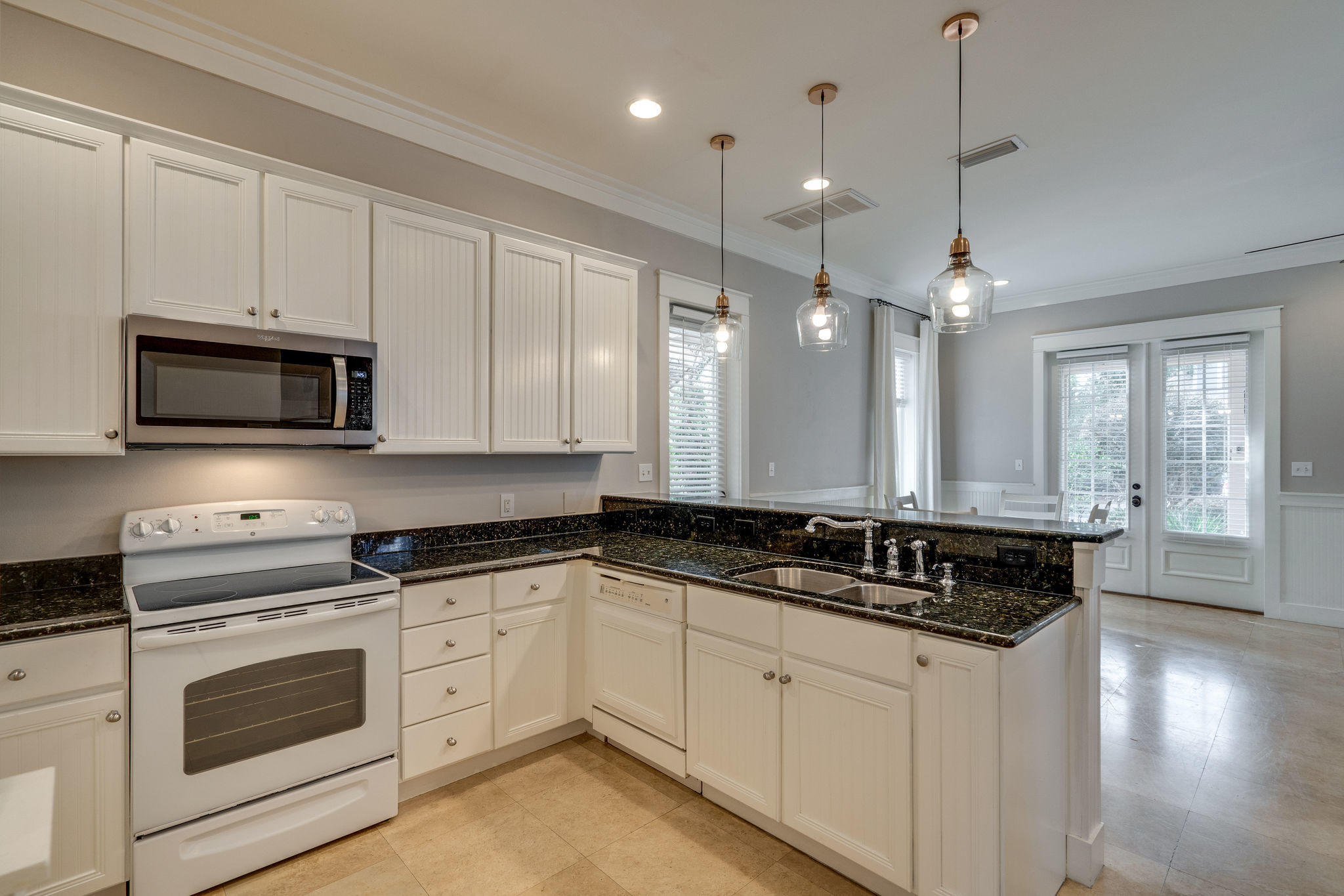 BUNGALOS AT SANDESTIN - Residential