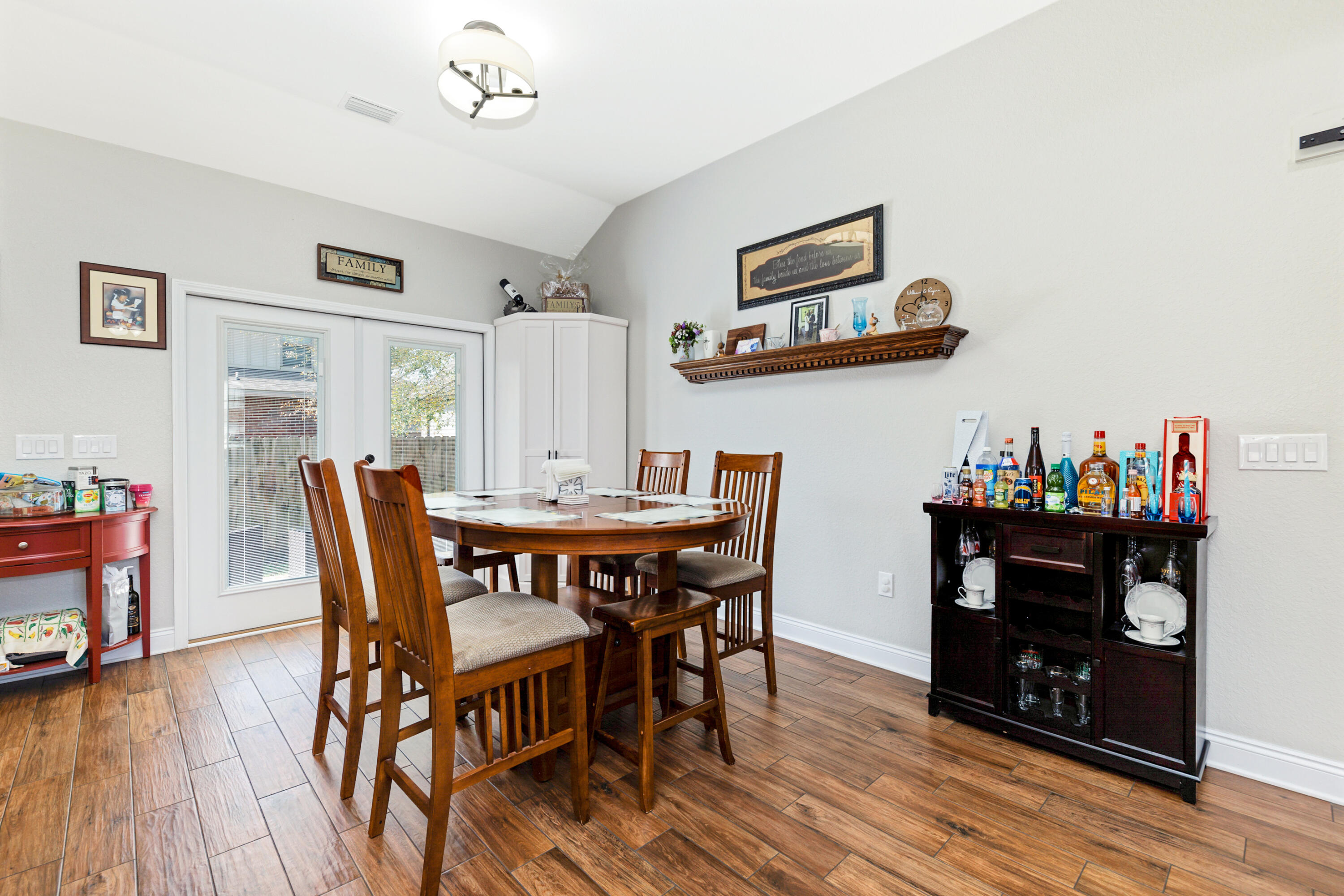 MAGNOLIA VILLAGE - Residential