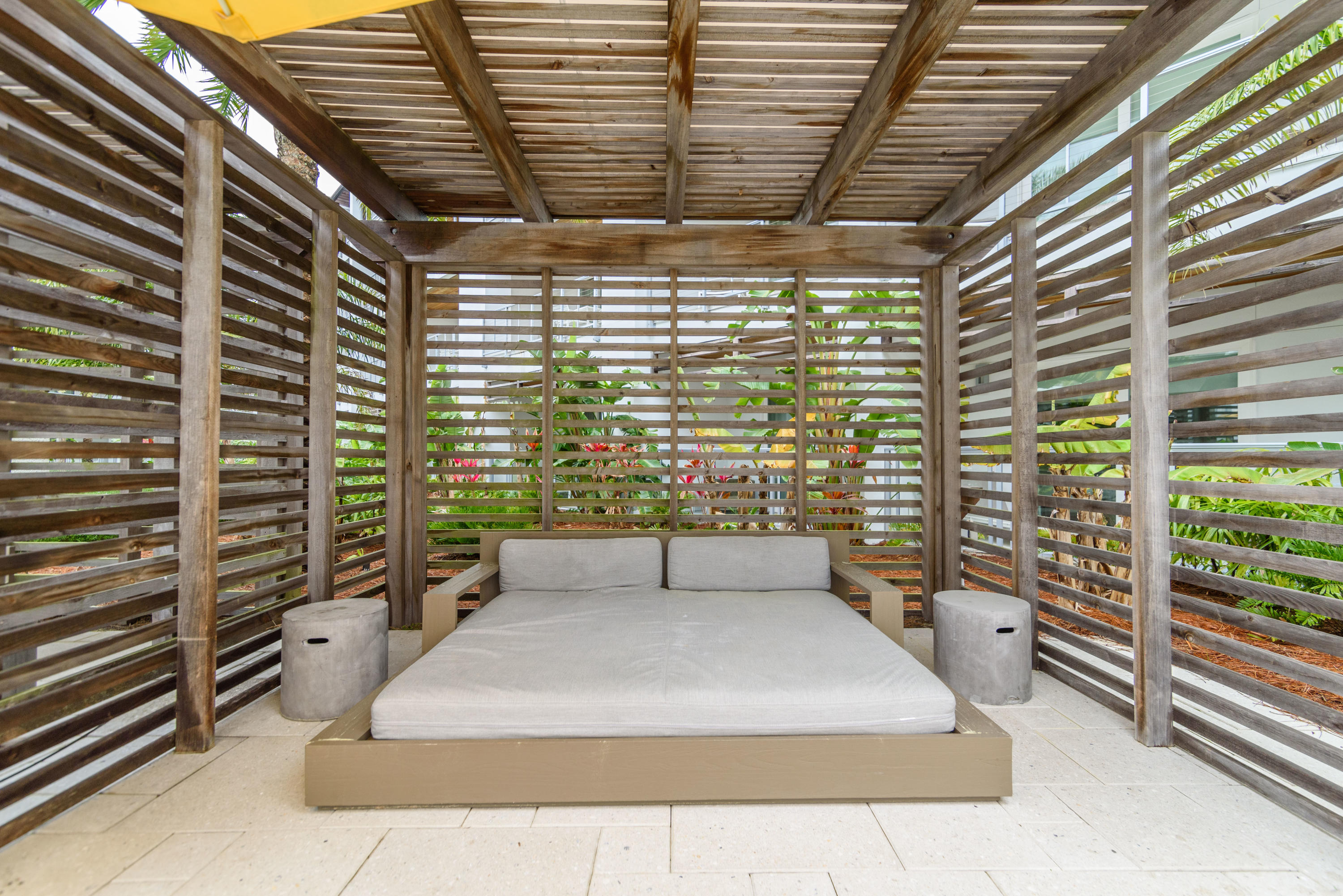 THE POINTE - Residential