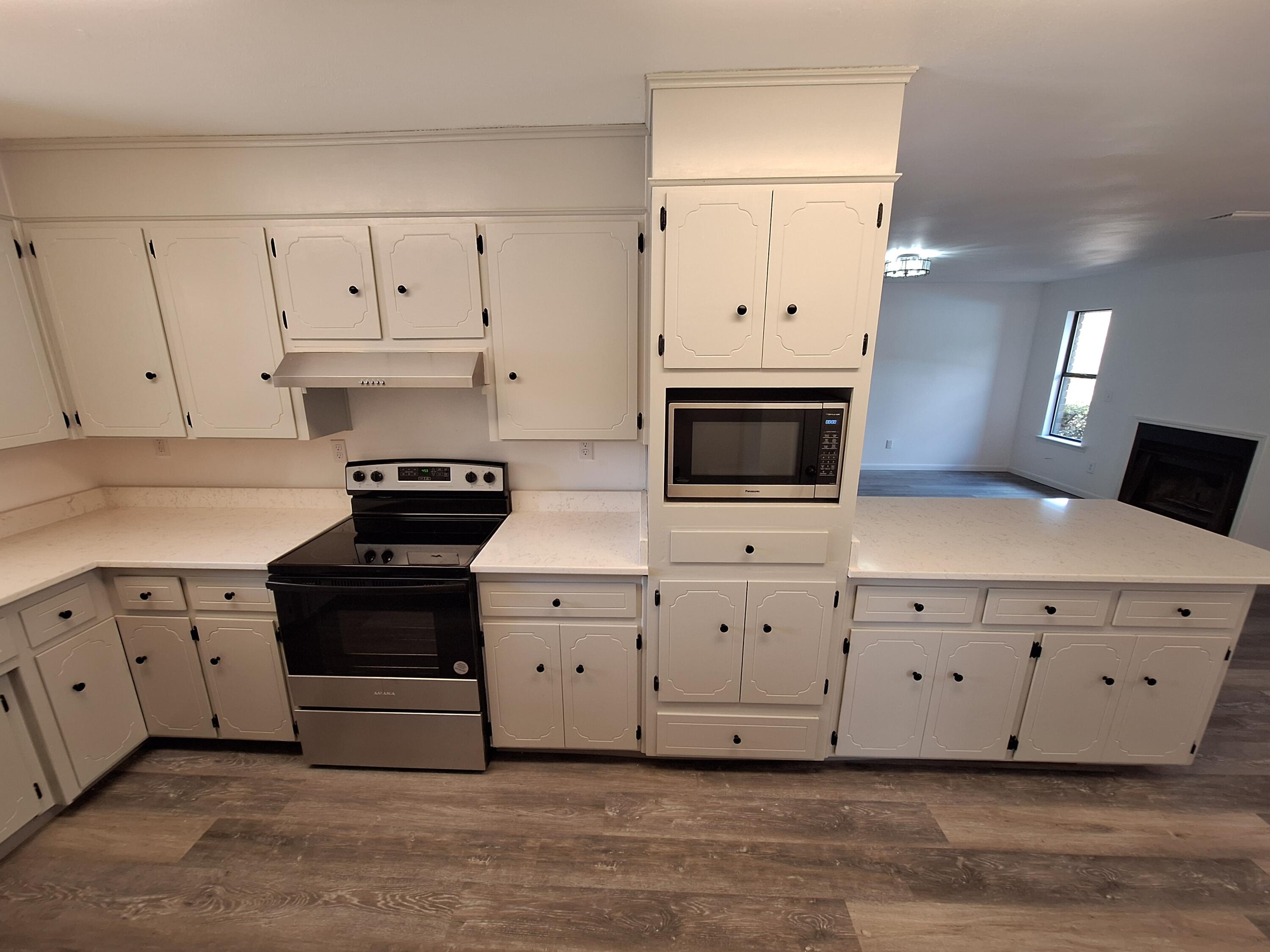 BRIDLE TRAIL ESTATES - Residential