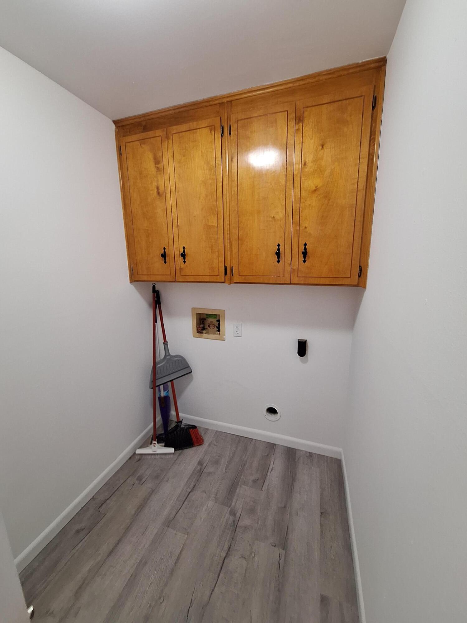 BRIDLE TRAIL ESTATES - Residential
