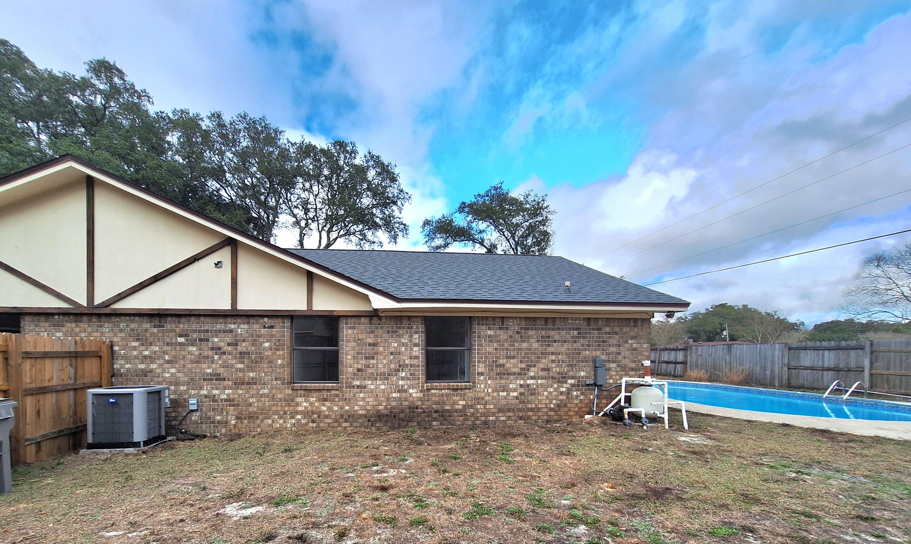 BRIDLE TRAIL ESTATES - Residential