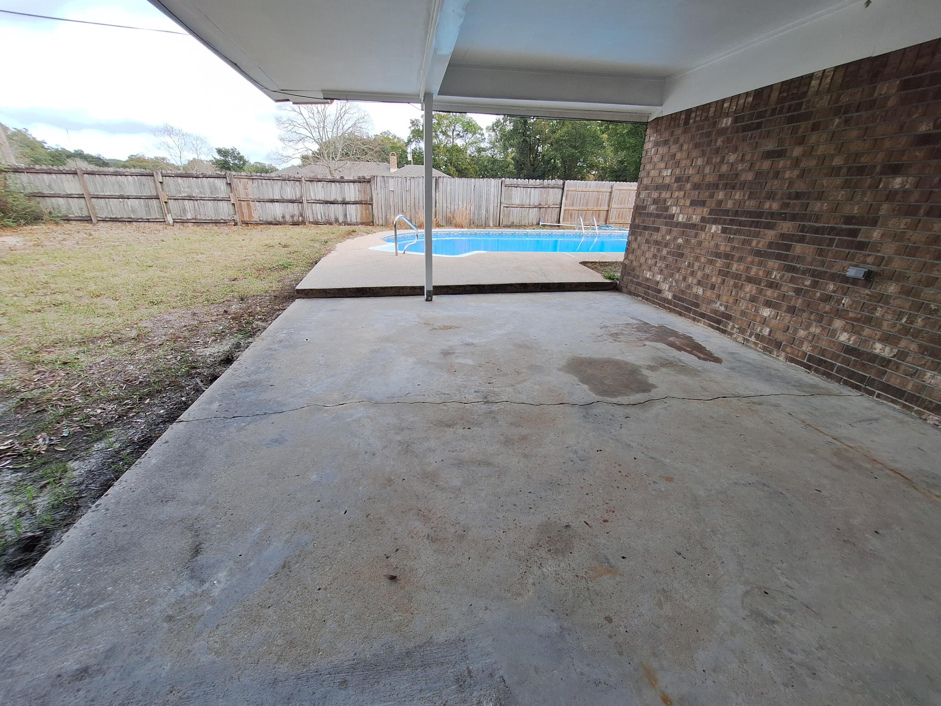 BRIDLE TRAIL ESTATES - Residential