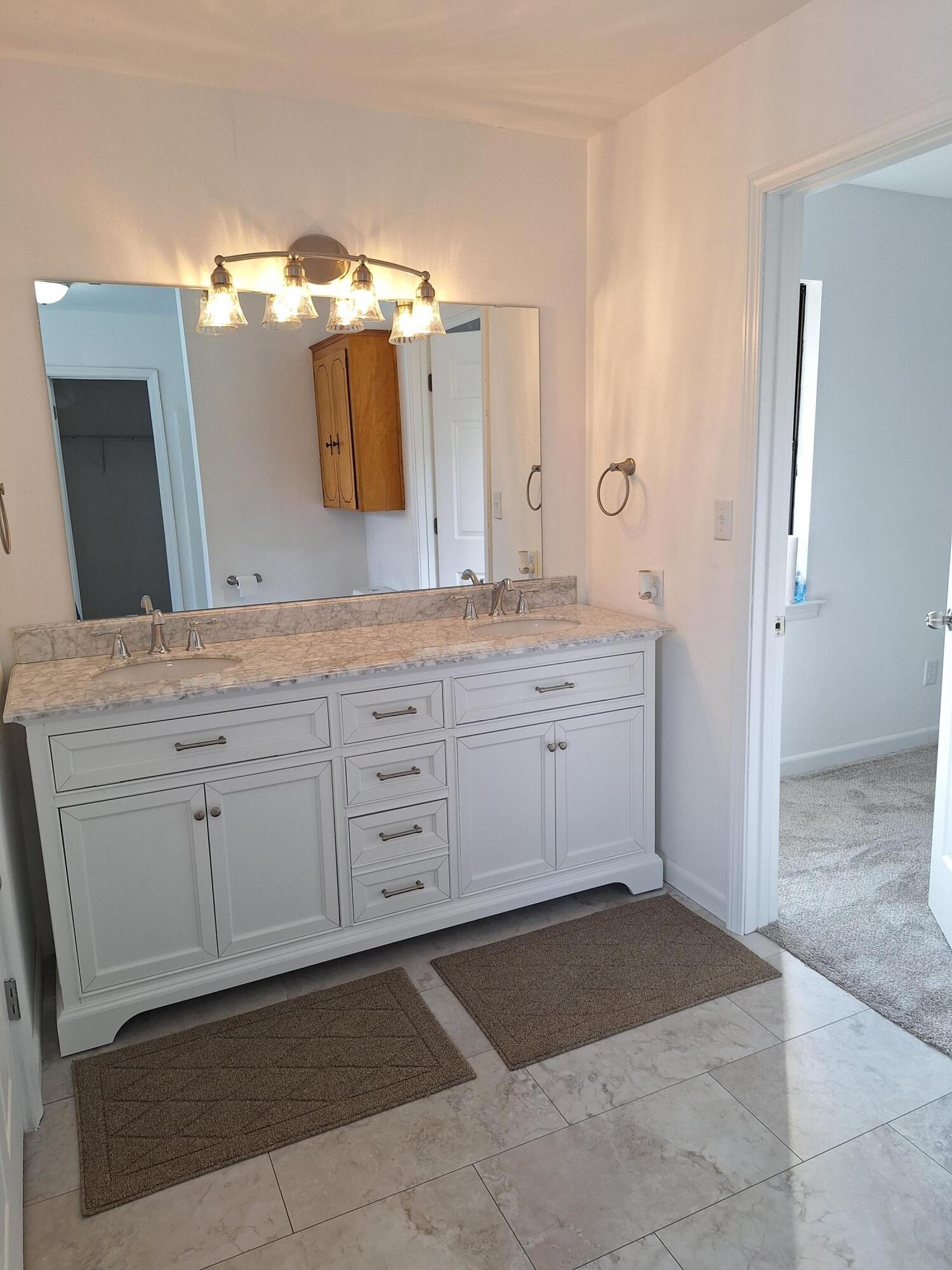BRIDLE TRAIL ESTATES - Residential