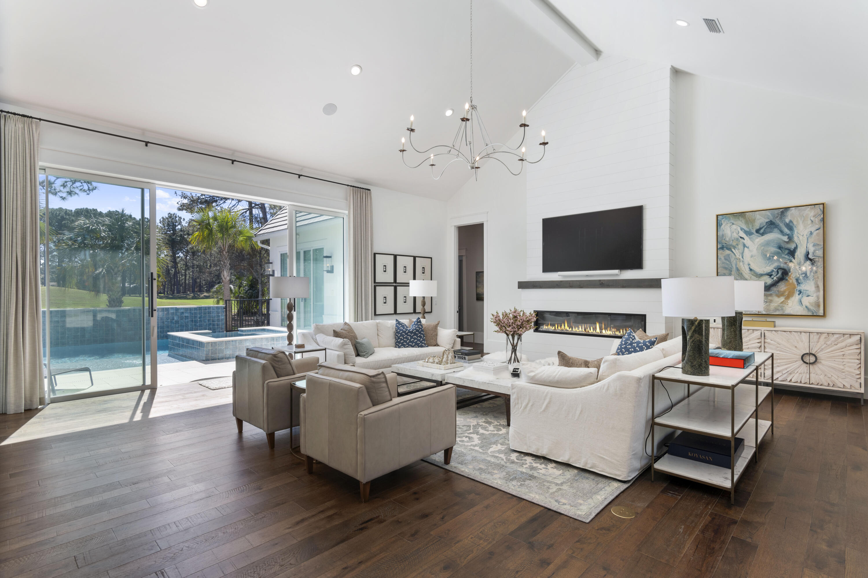 BURNT PINE - Residential