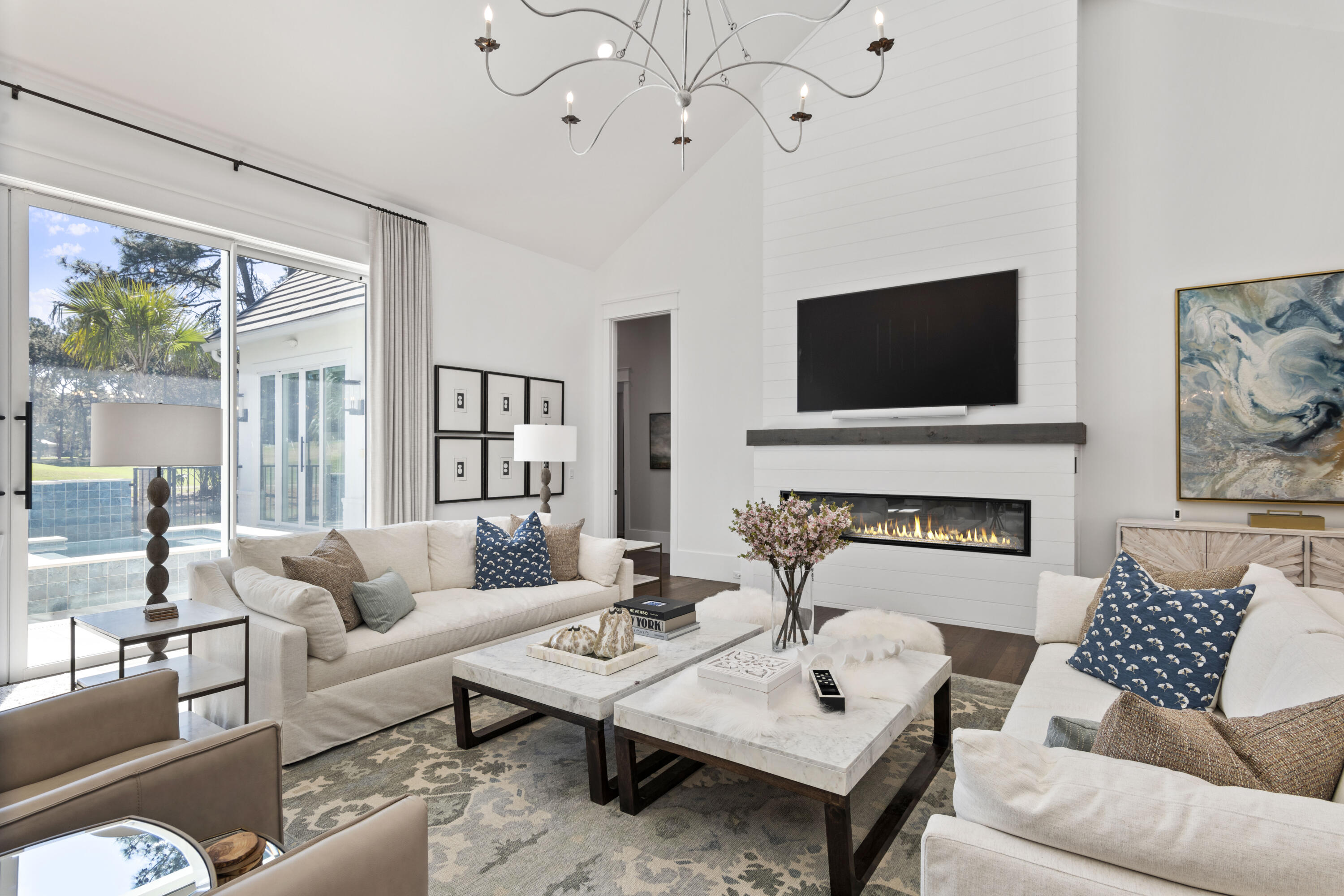 BURNT PINE - Residential