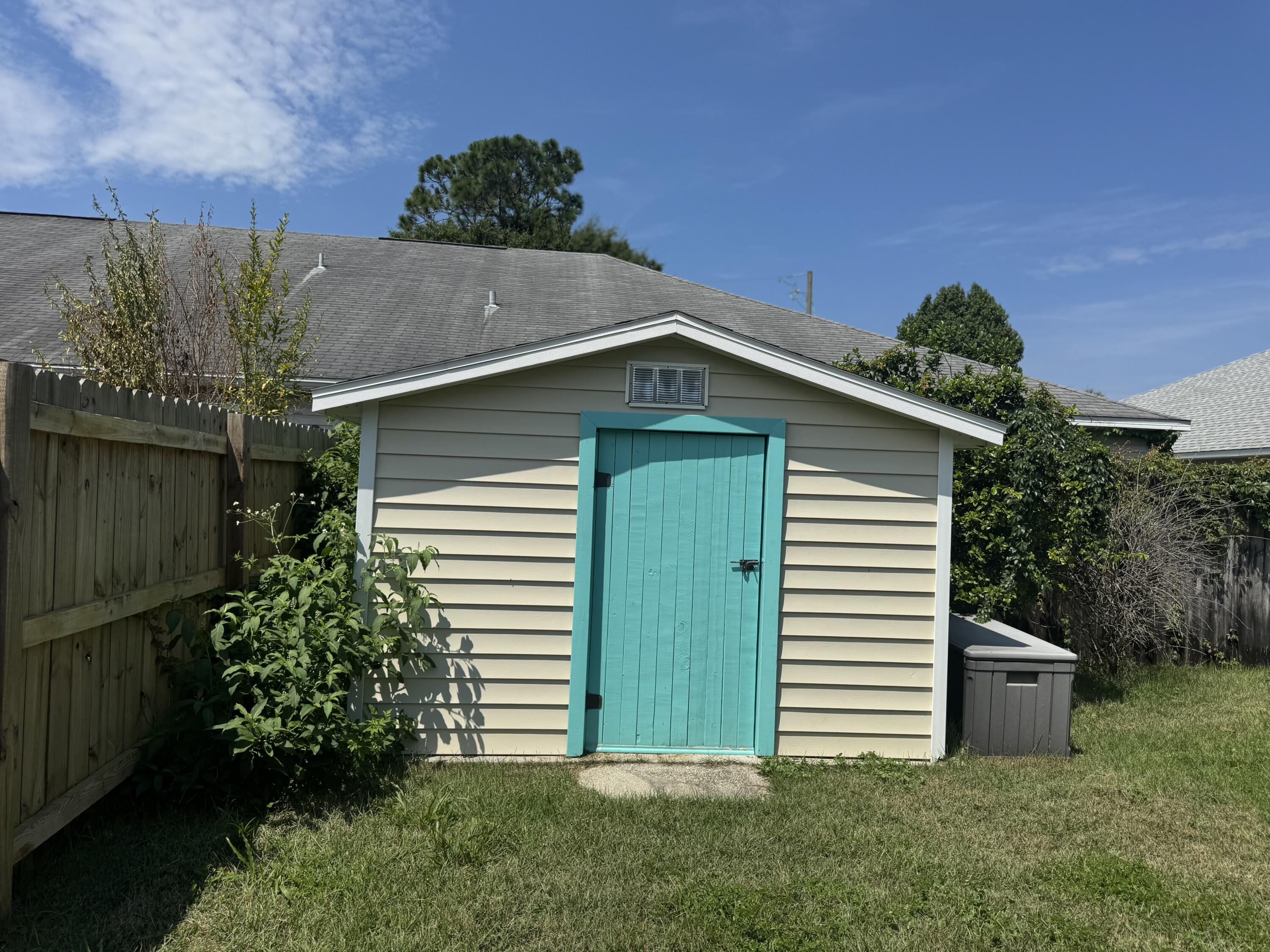 HUNTERS RUN S/D - Residential Lease