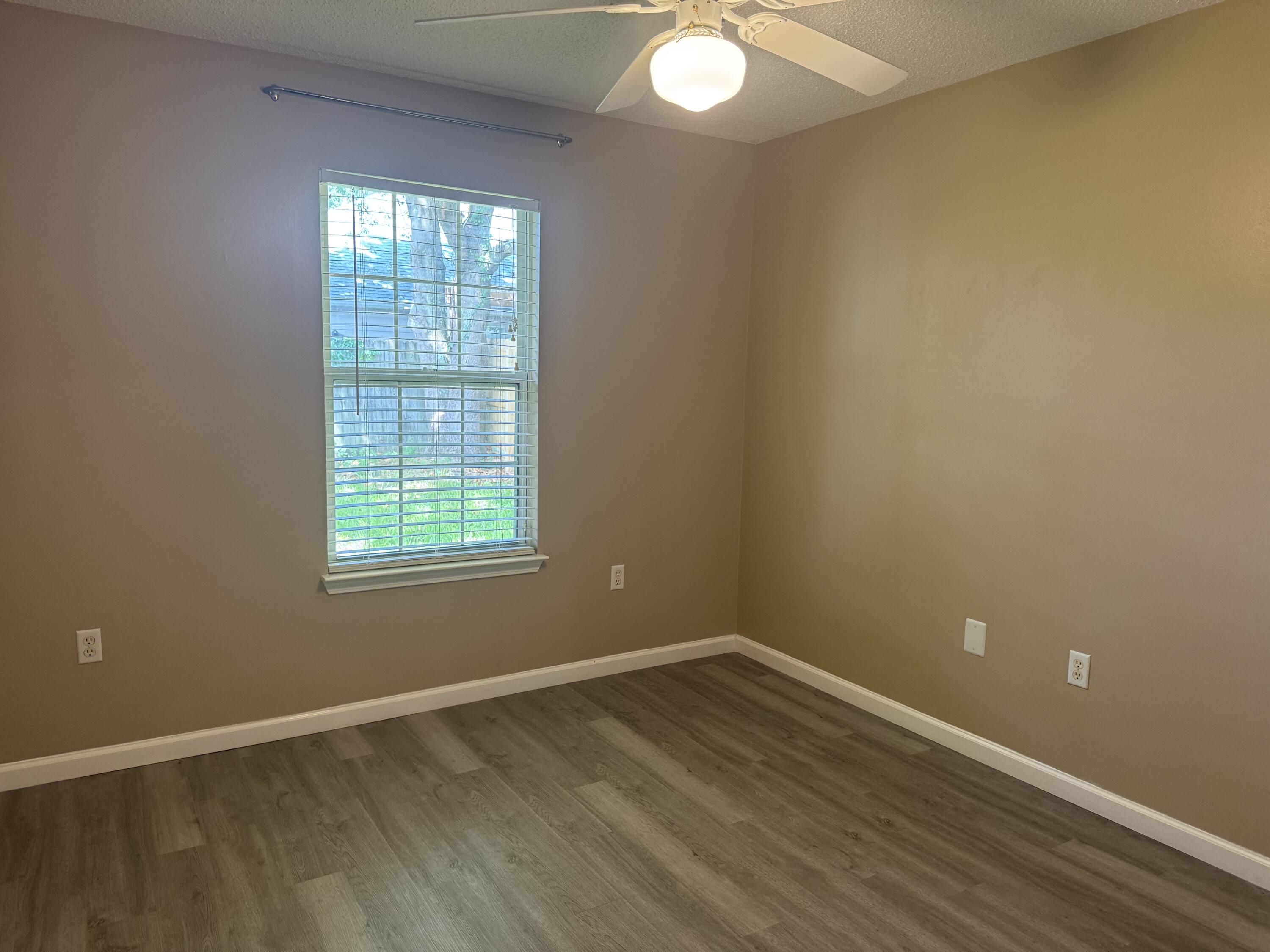 HUNTERS RUN S/D - Residential Lease