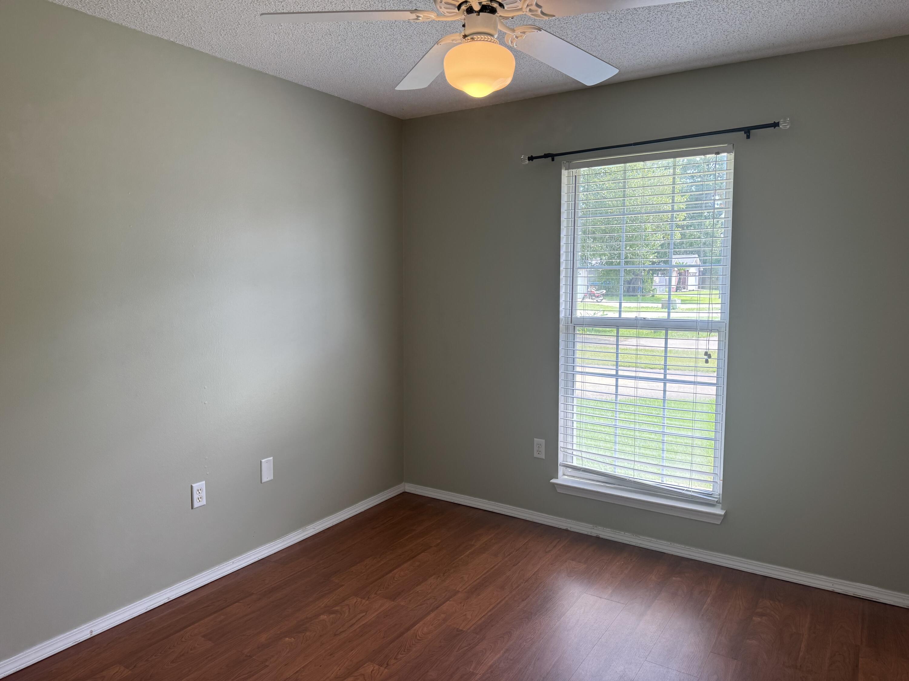 HUNTERS RUN S/D - Residential Lease